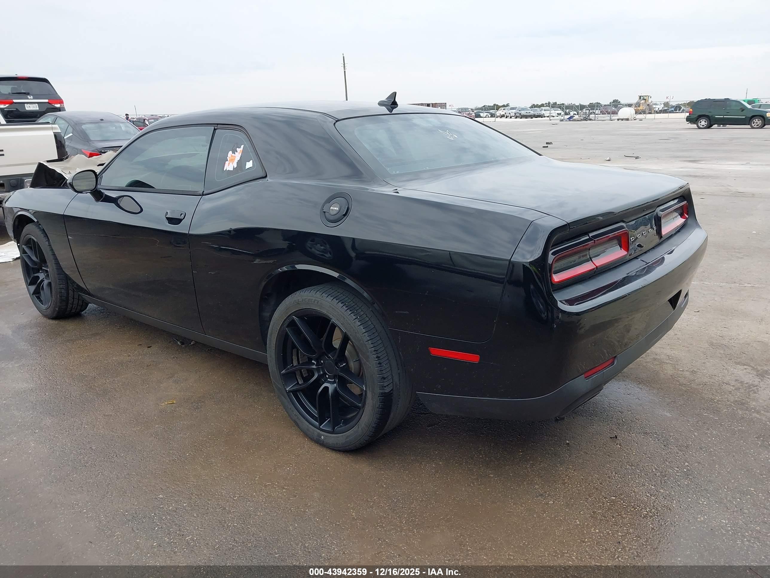 DODGE CHALLENGER image 3