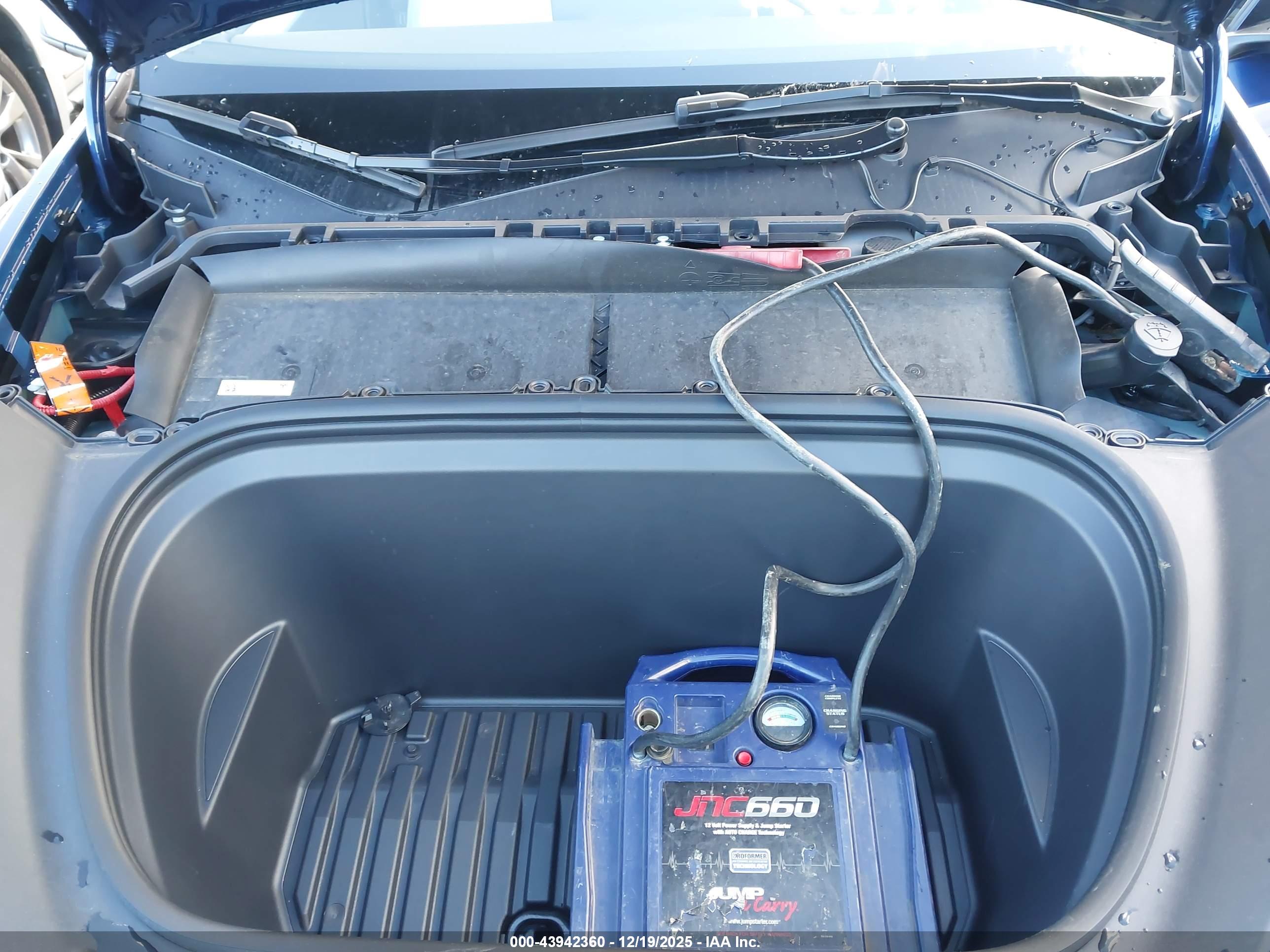 TESLA MODEL image 10