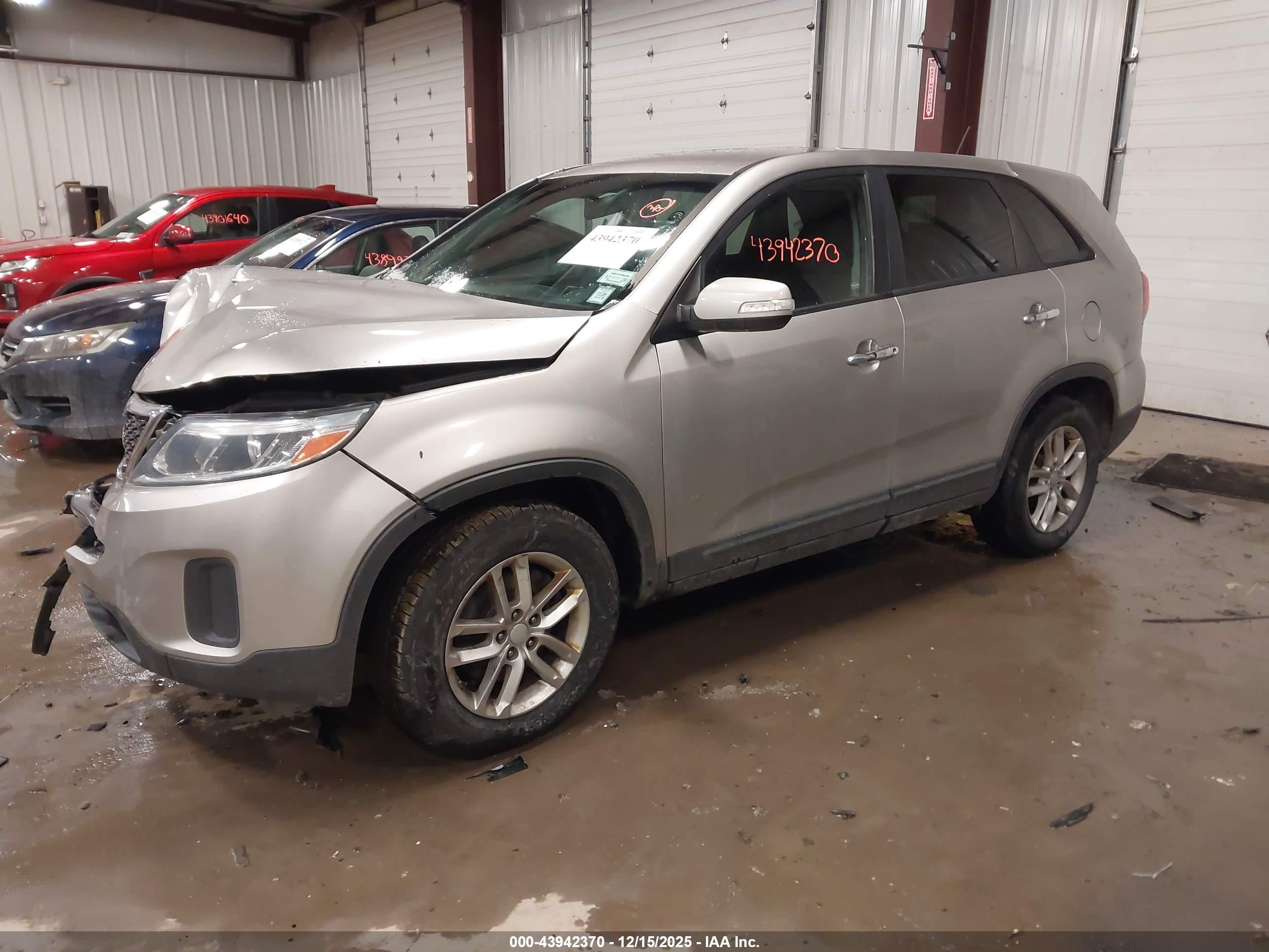 KIA SORENTO image 2