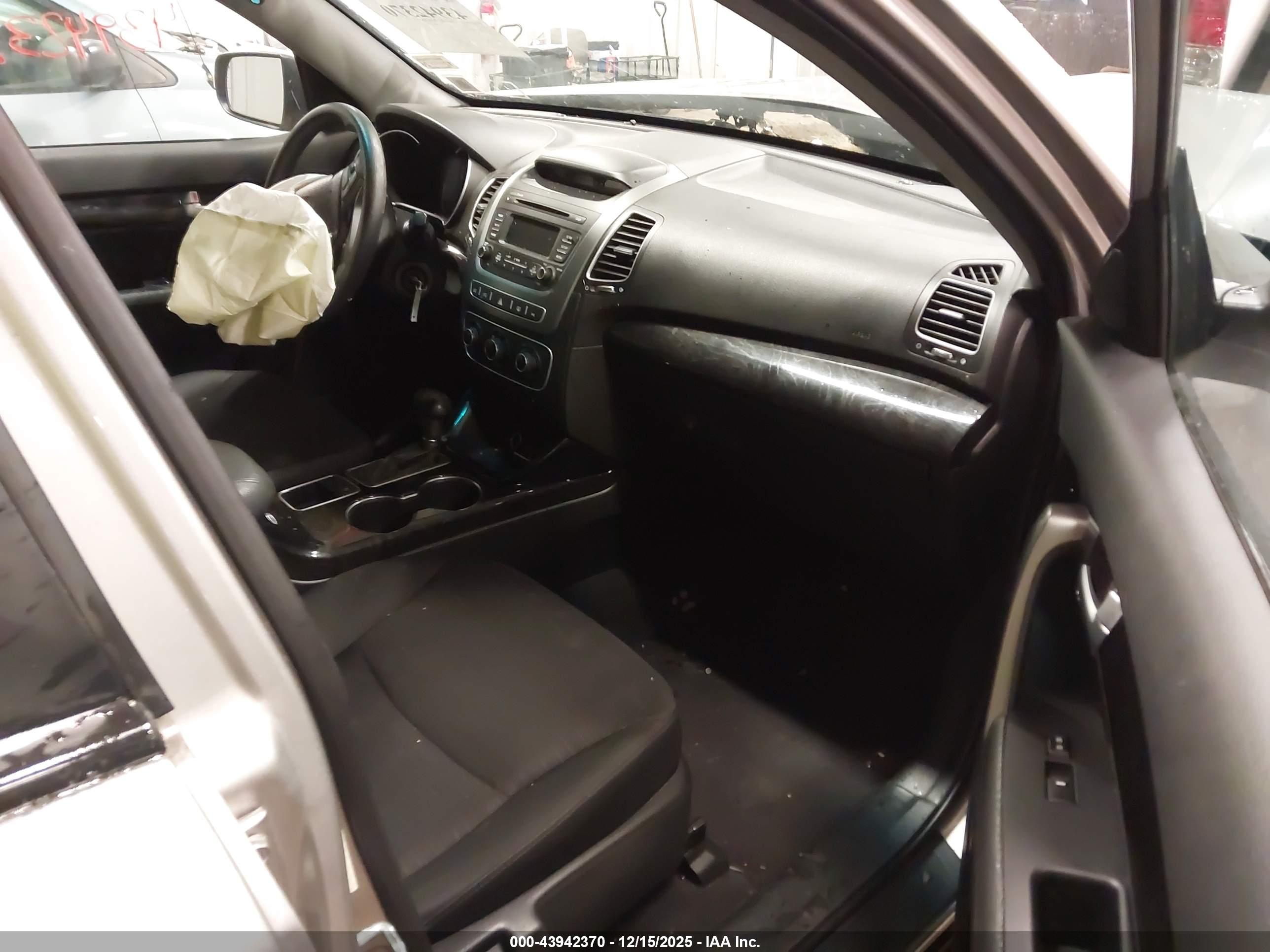 KIA SORENTO image 5