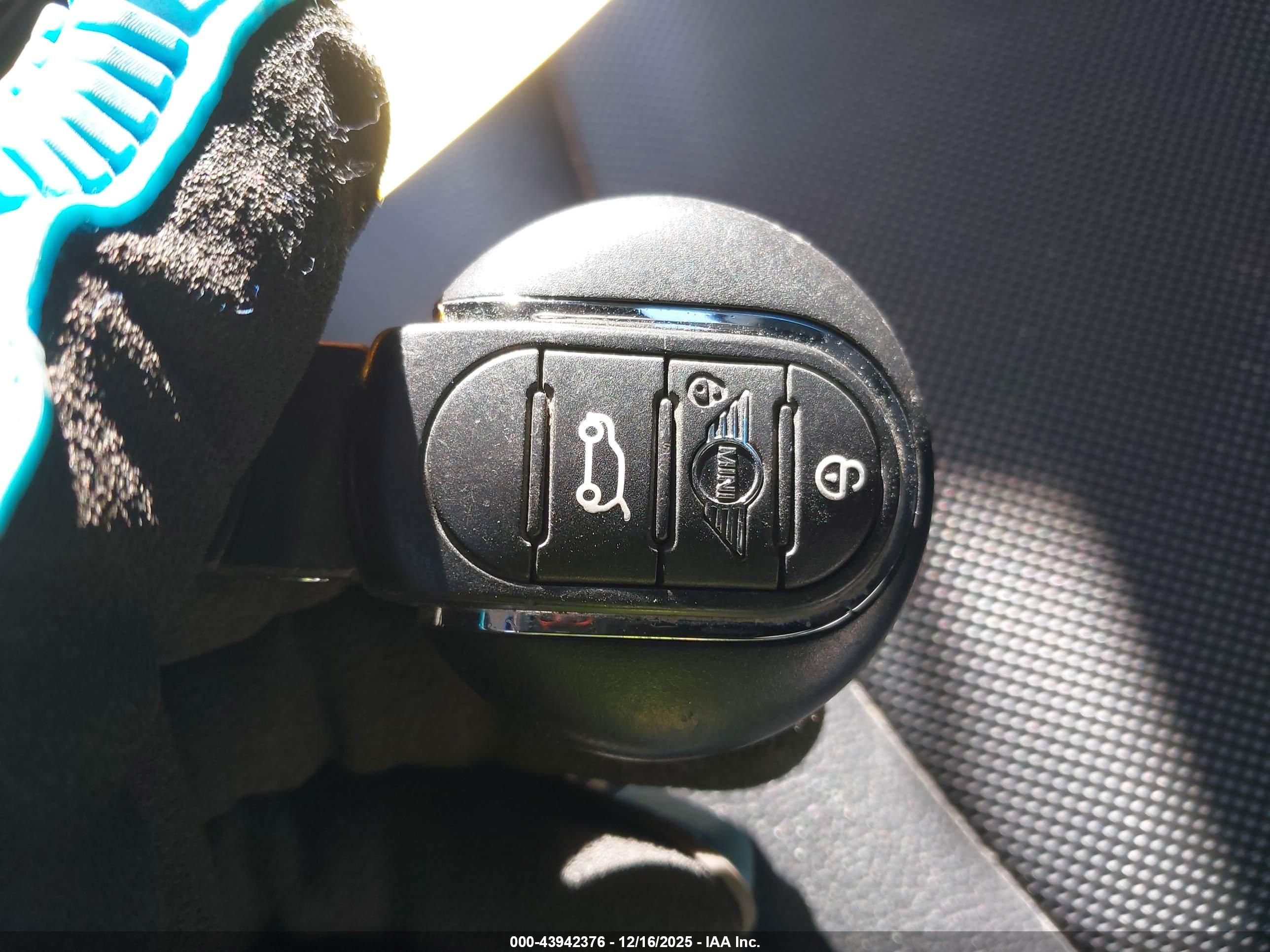 MINI COUNTRYMAN image 11