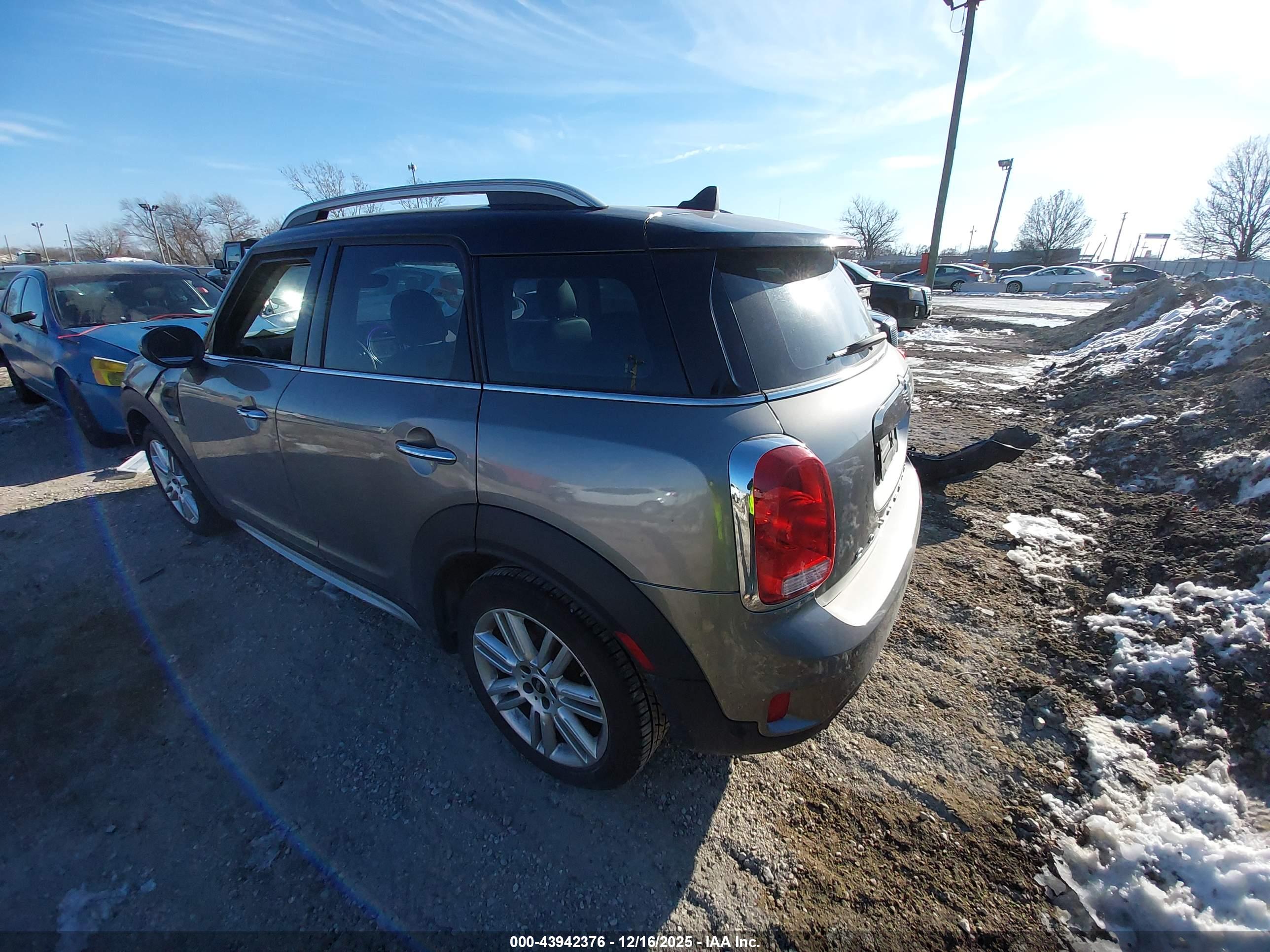 MINI COUNTRYMAN image 3