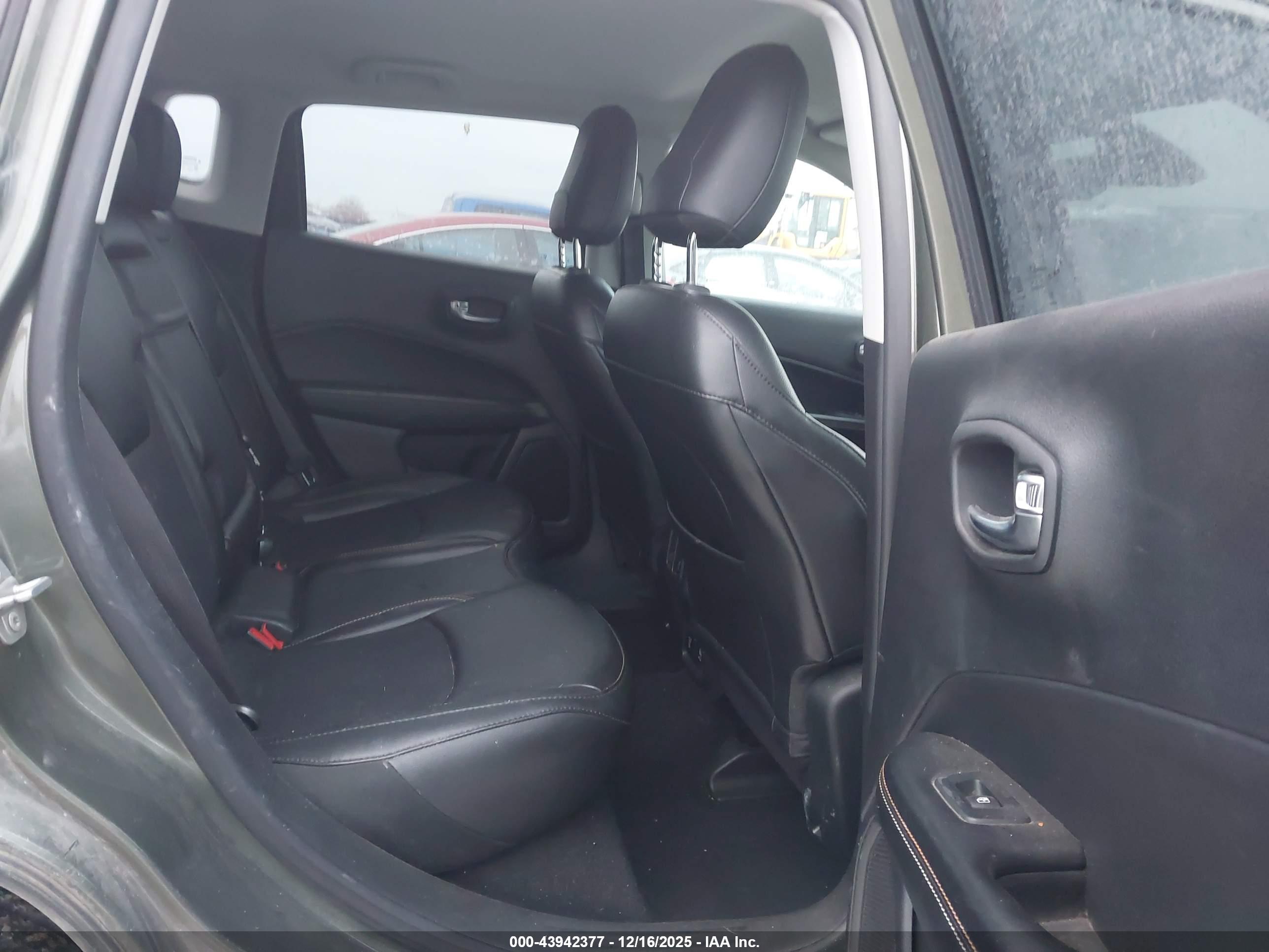 JEEP COMPASS image 8