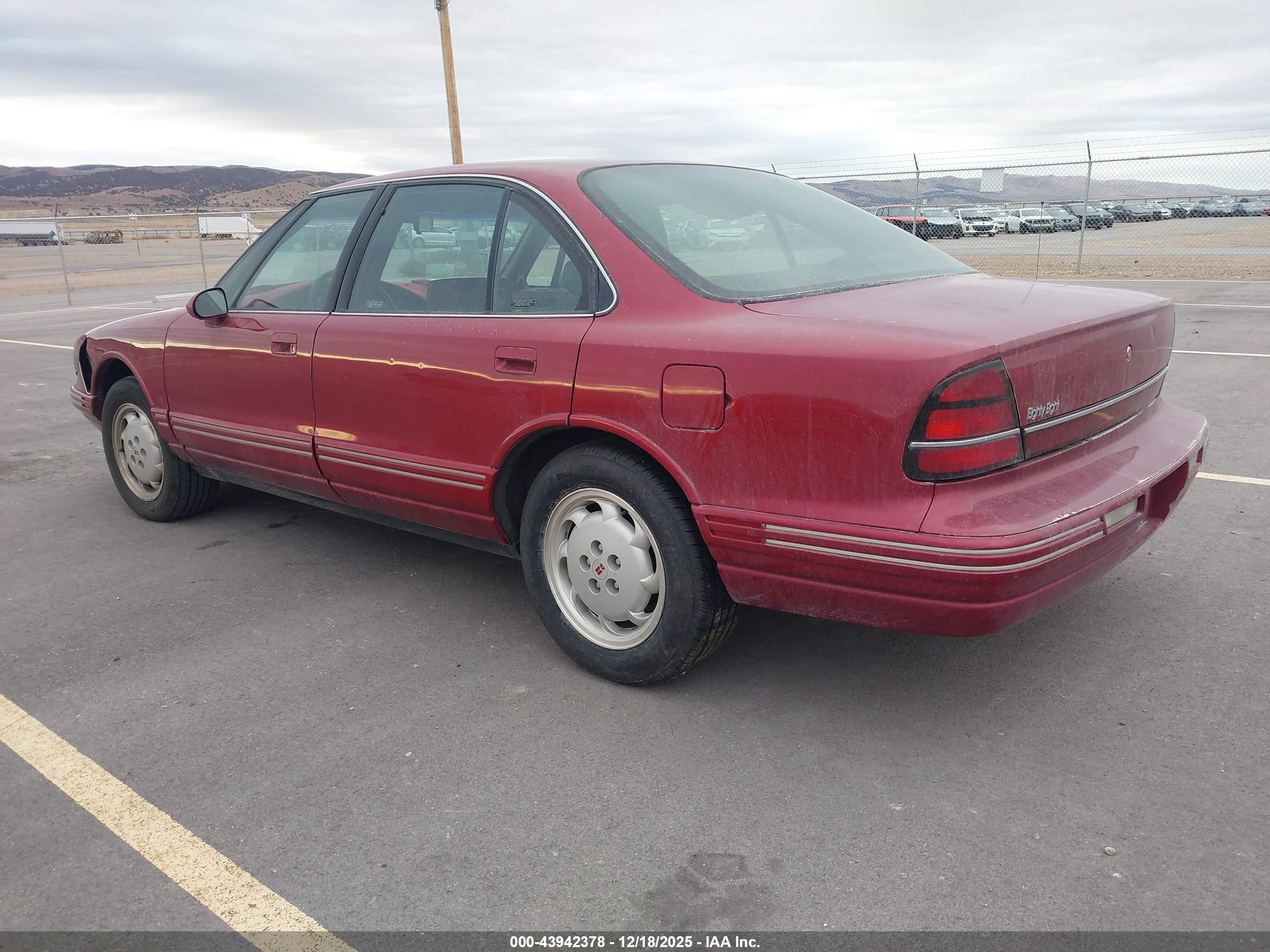 OLDSMOBILE 88 image 3