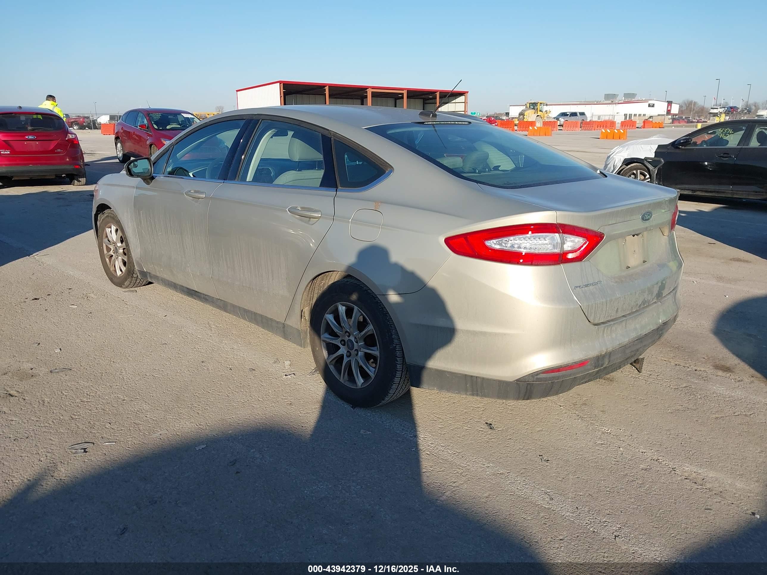 FORD FUSION image 3