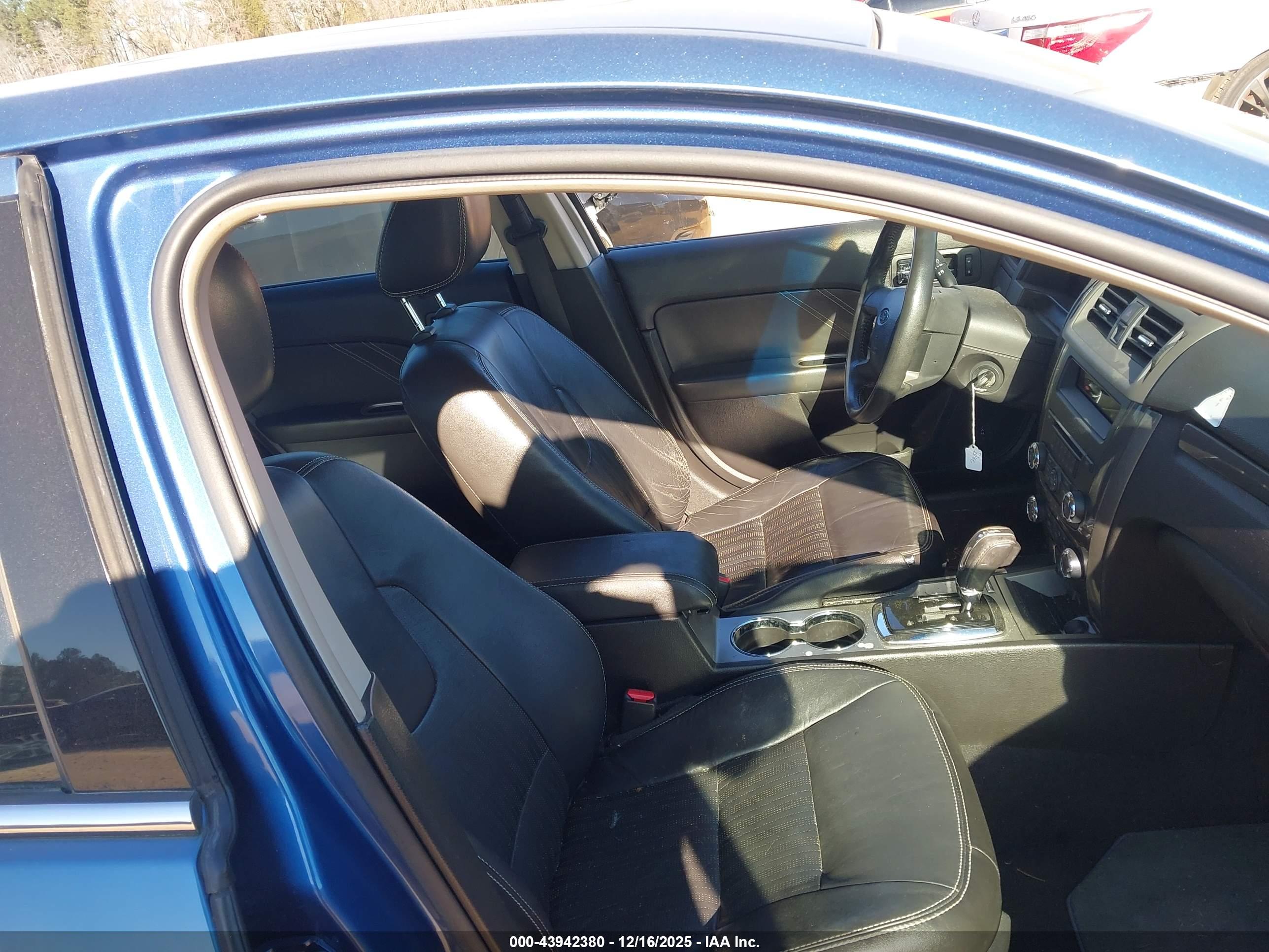 FORD FUSION image 5