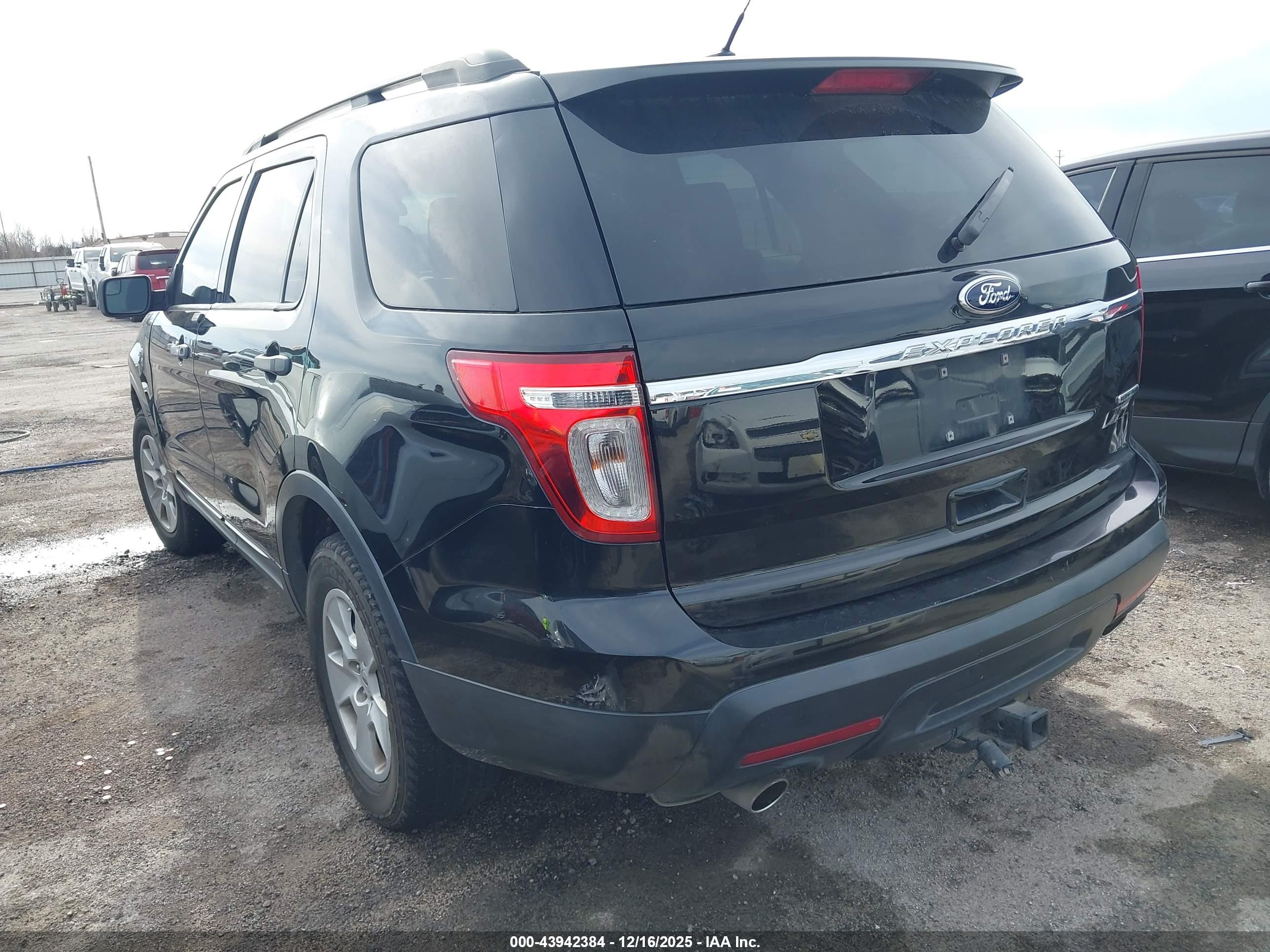 FORD EXPLORER image 3