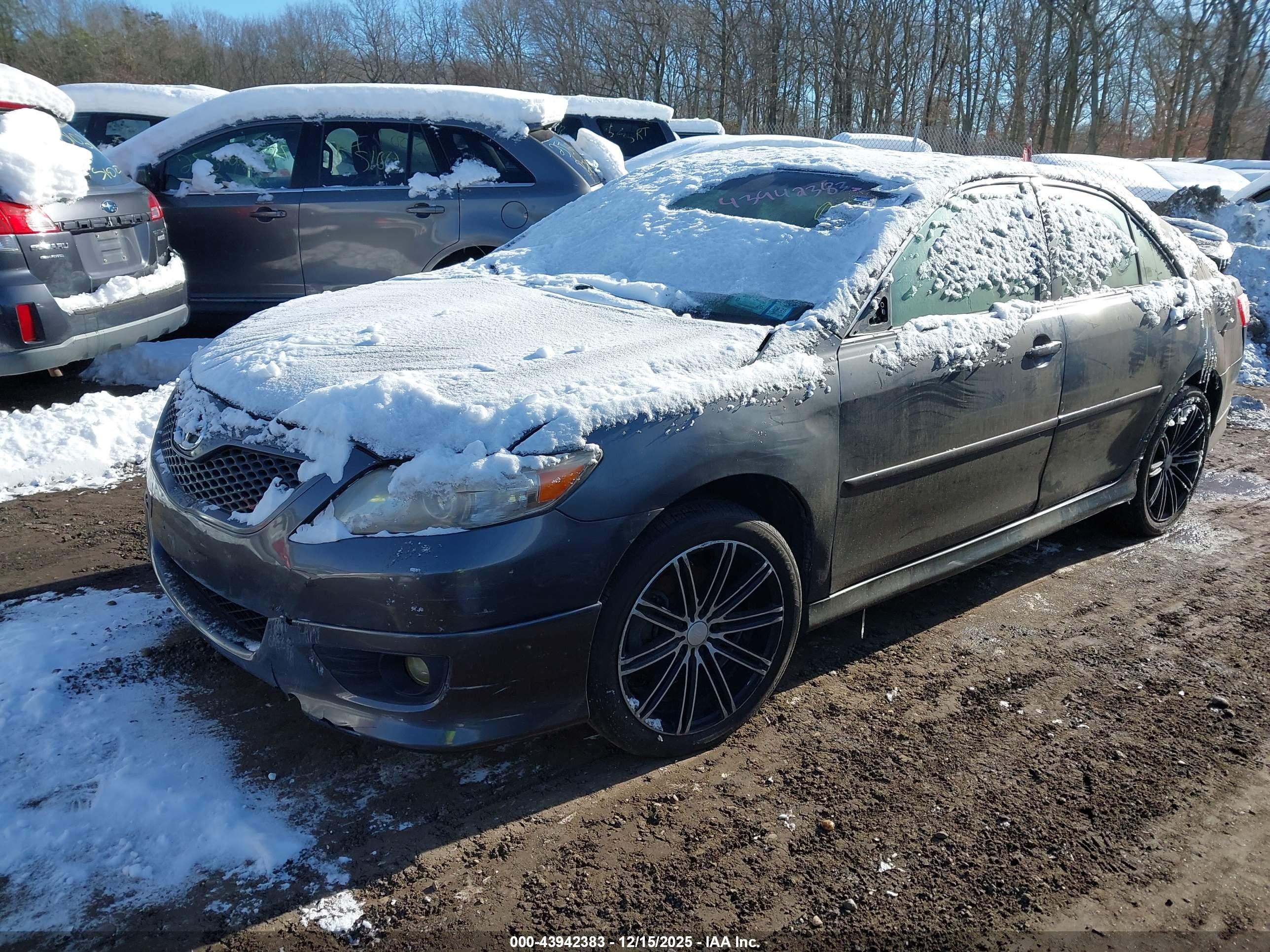 TOYOTA CAMRY image 2