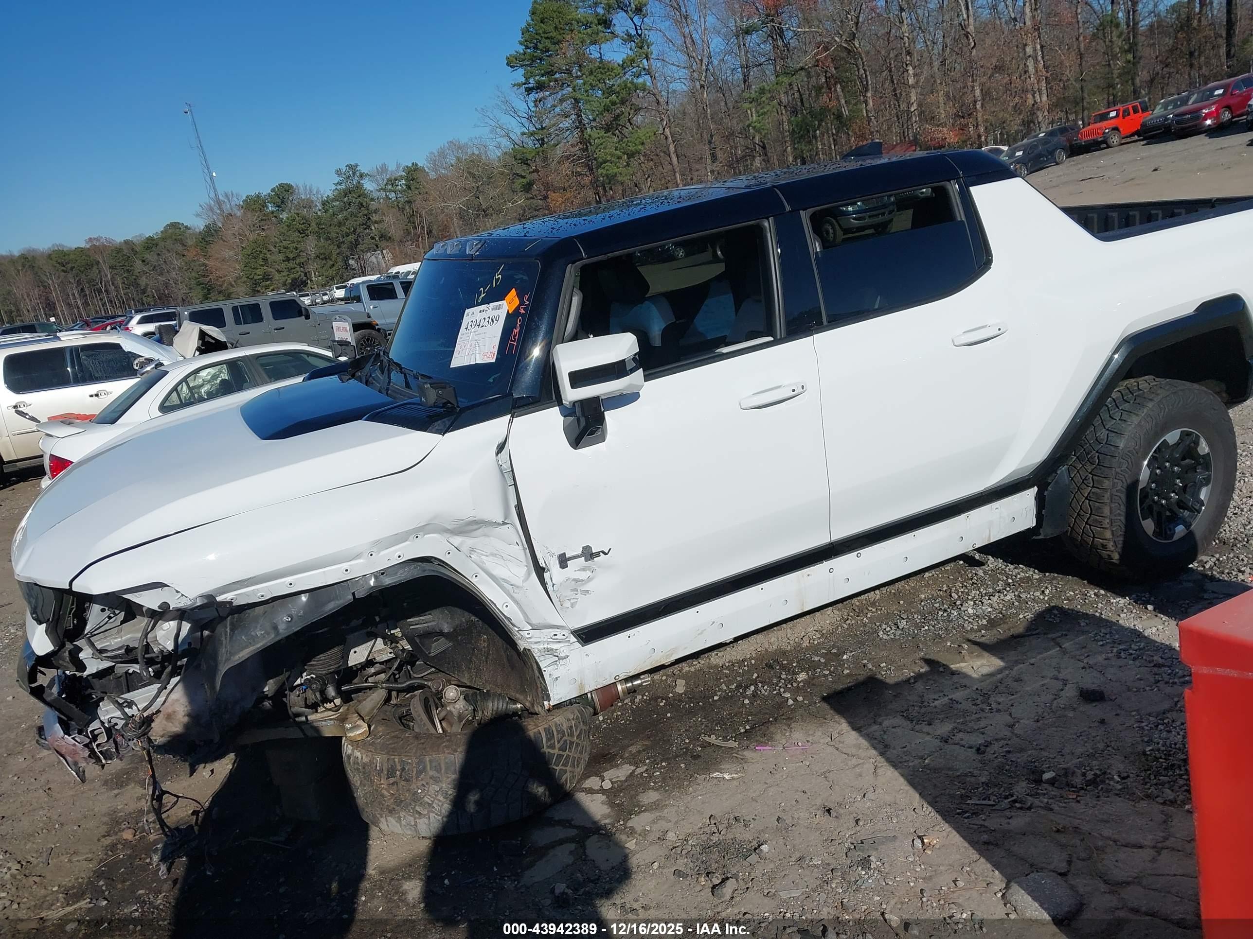 GMC HUMMER image 2