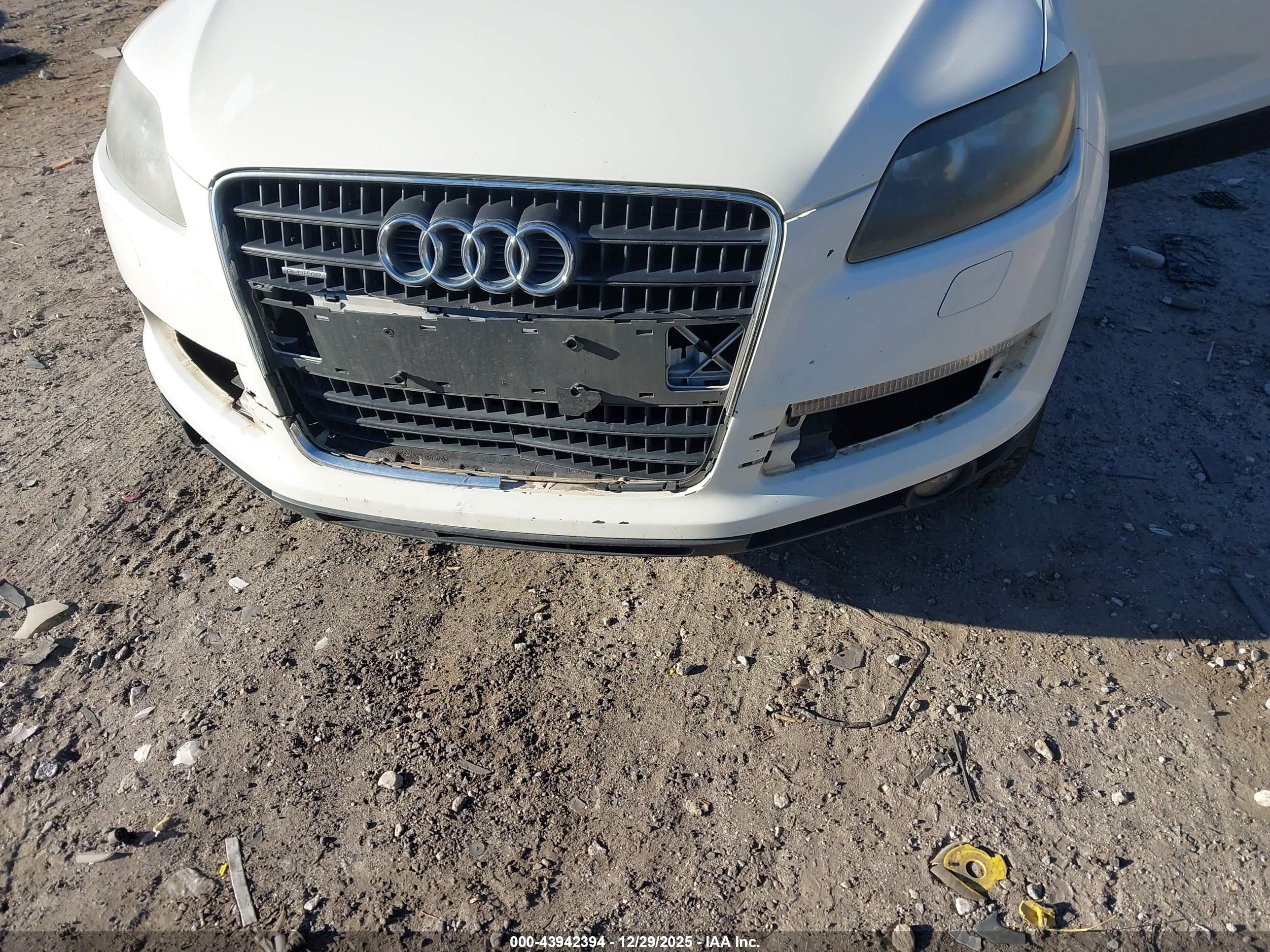 AUDI Q7 image 6