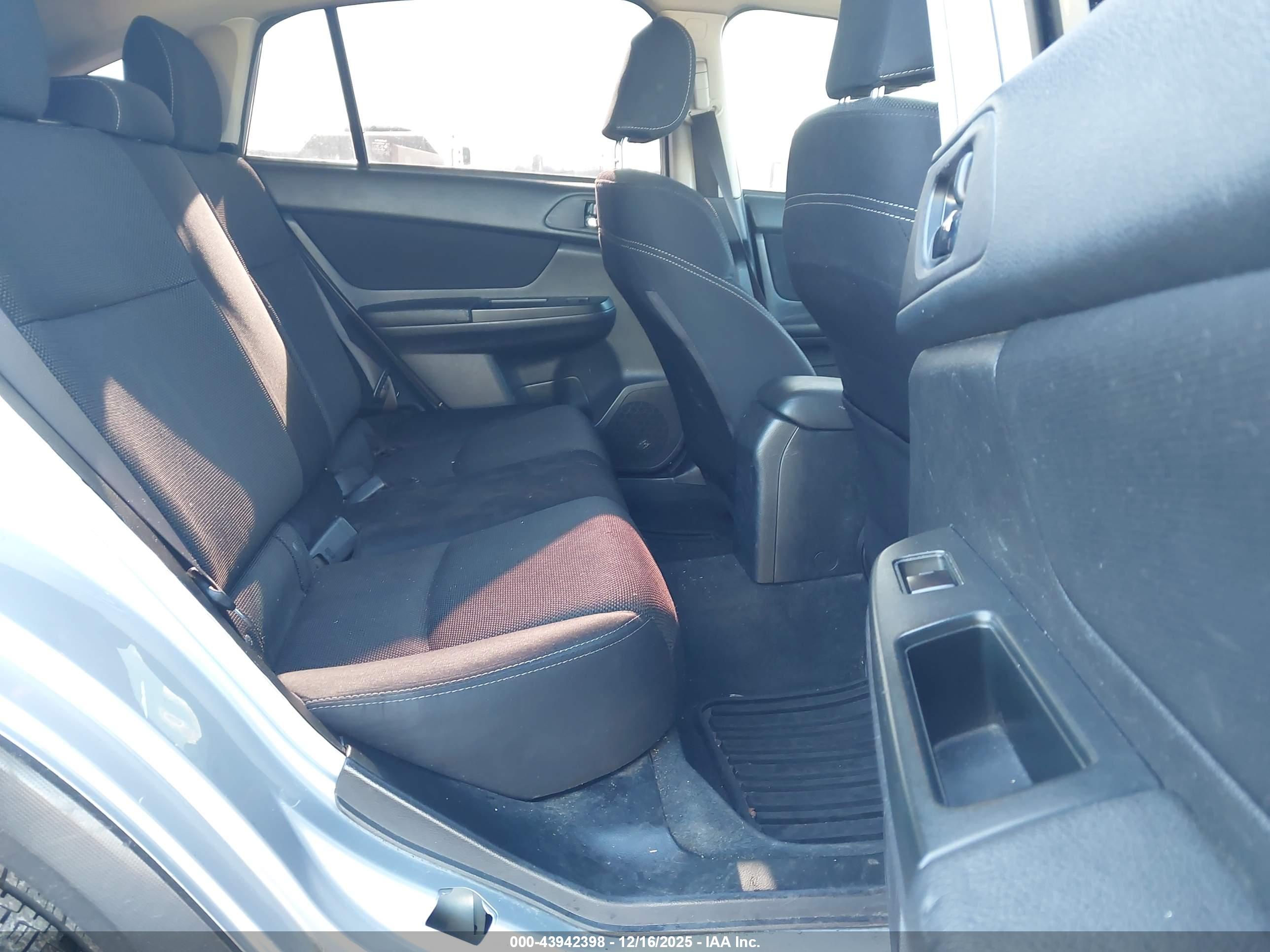 SUBARU XV image 8