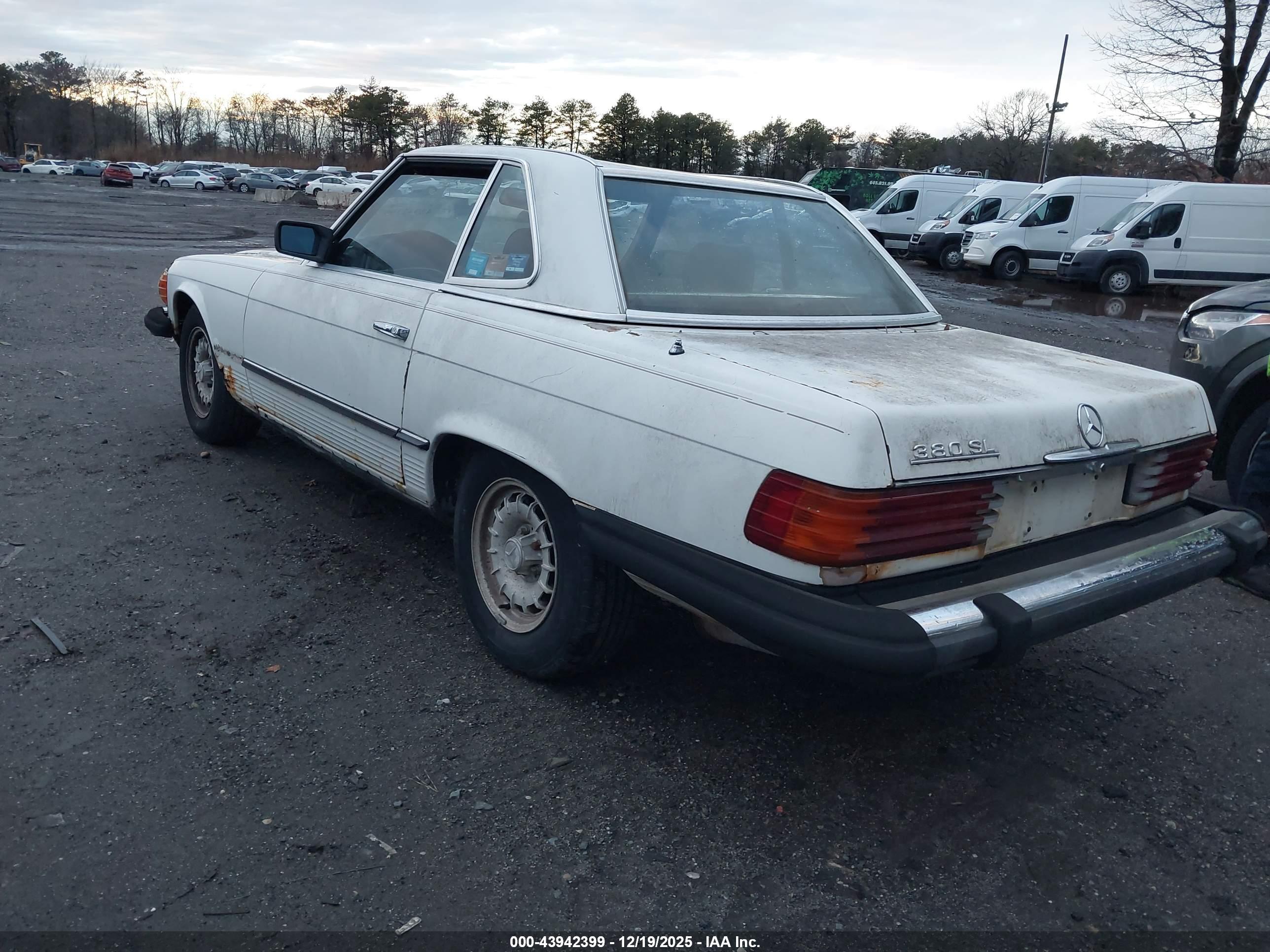 MERCEDES-BENZ 380 image 3