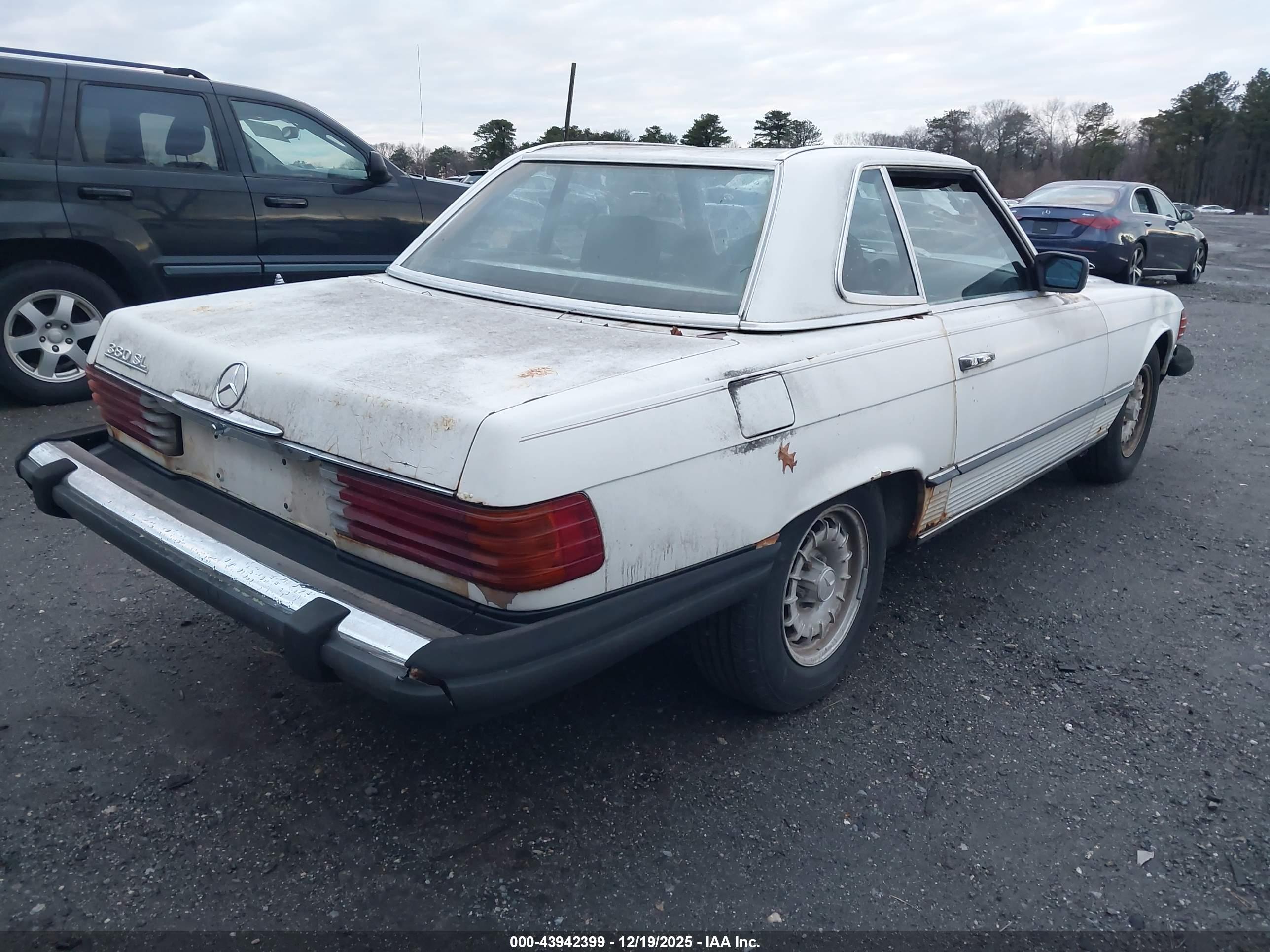 MERCEDES-BENZ 380 image 4