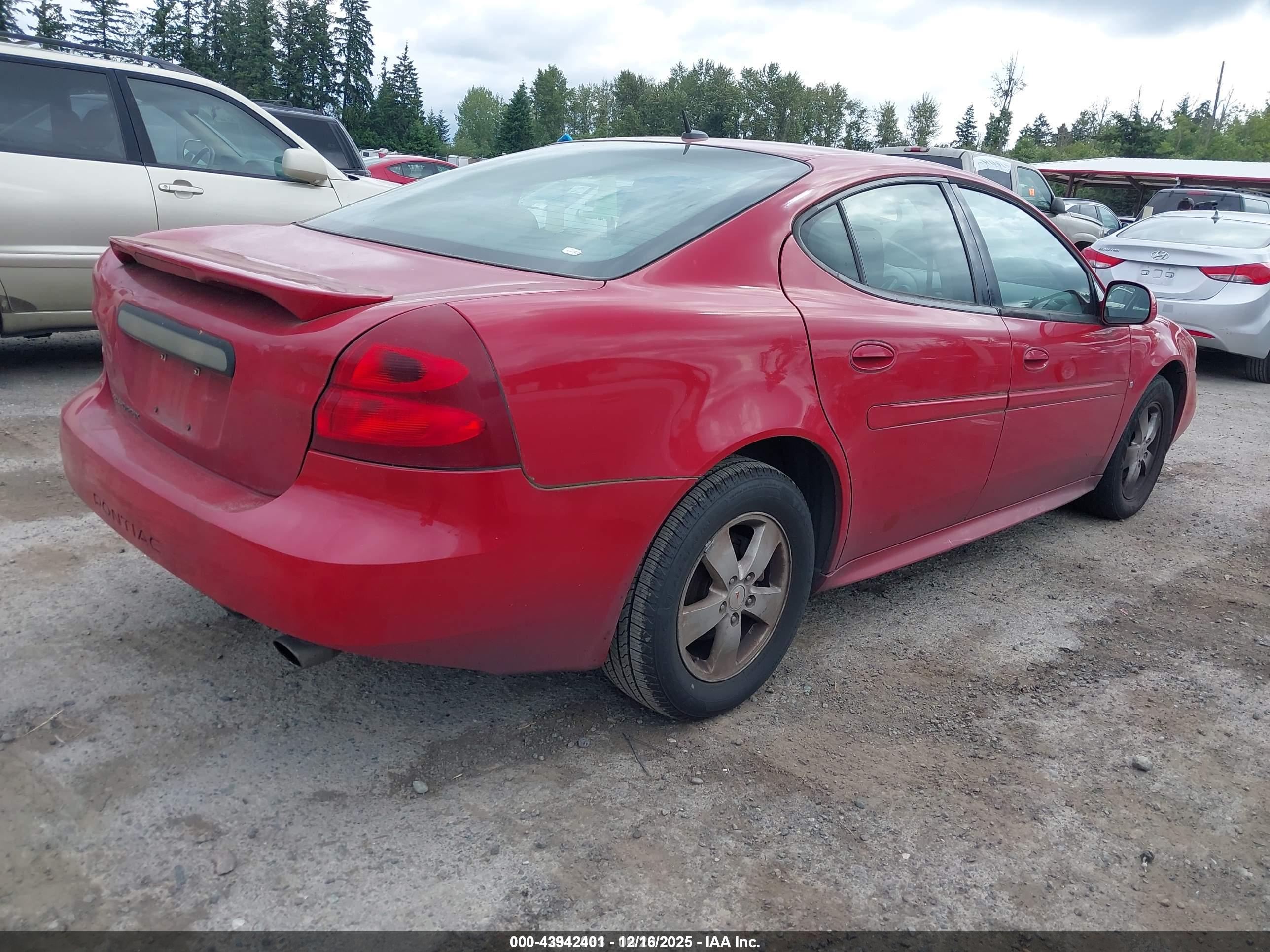 PONTIAC GRAND image 4