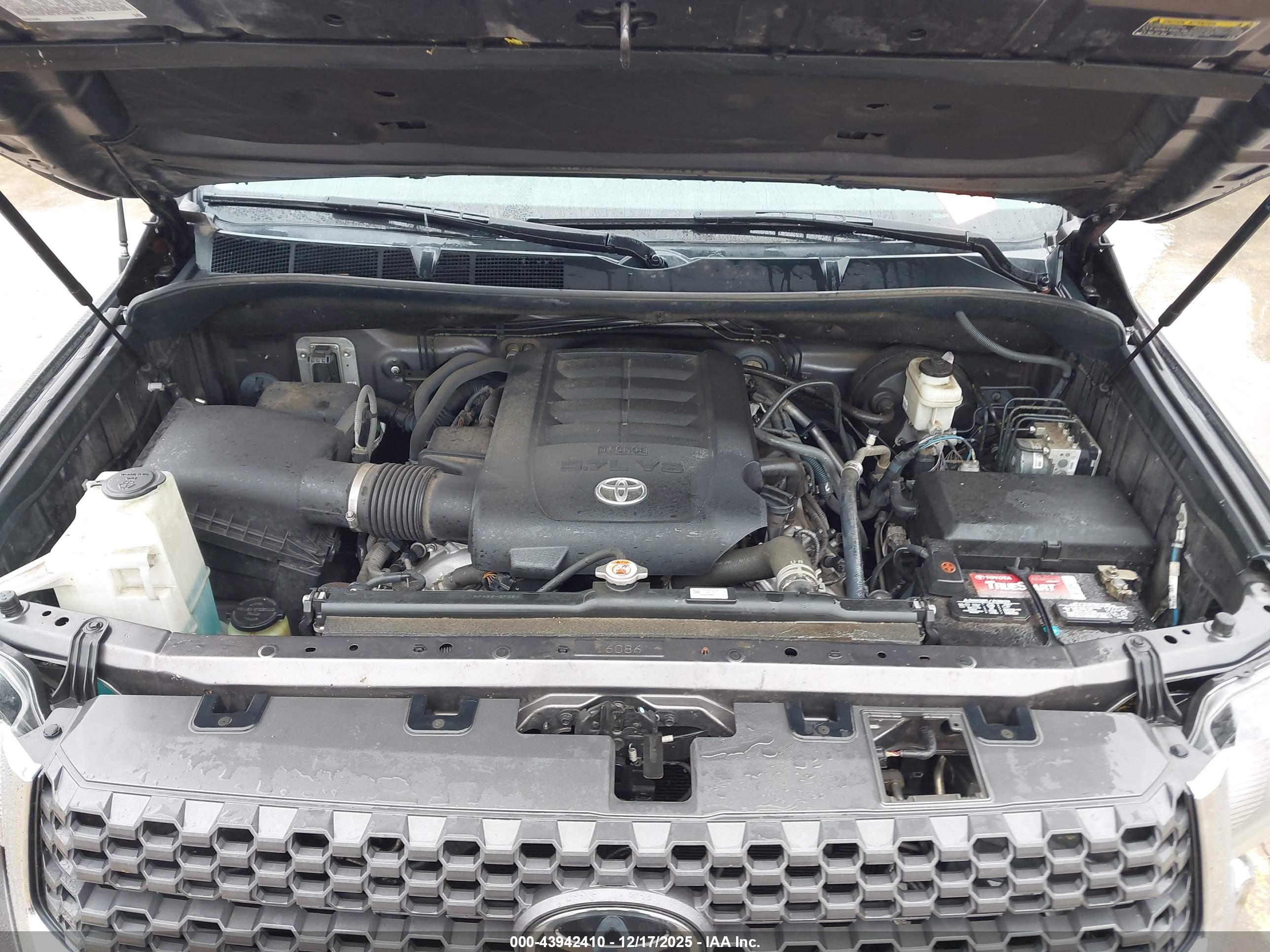 TOYOTA TUNDRA image 10