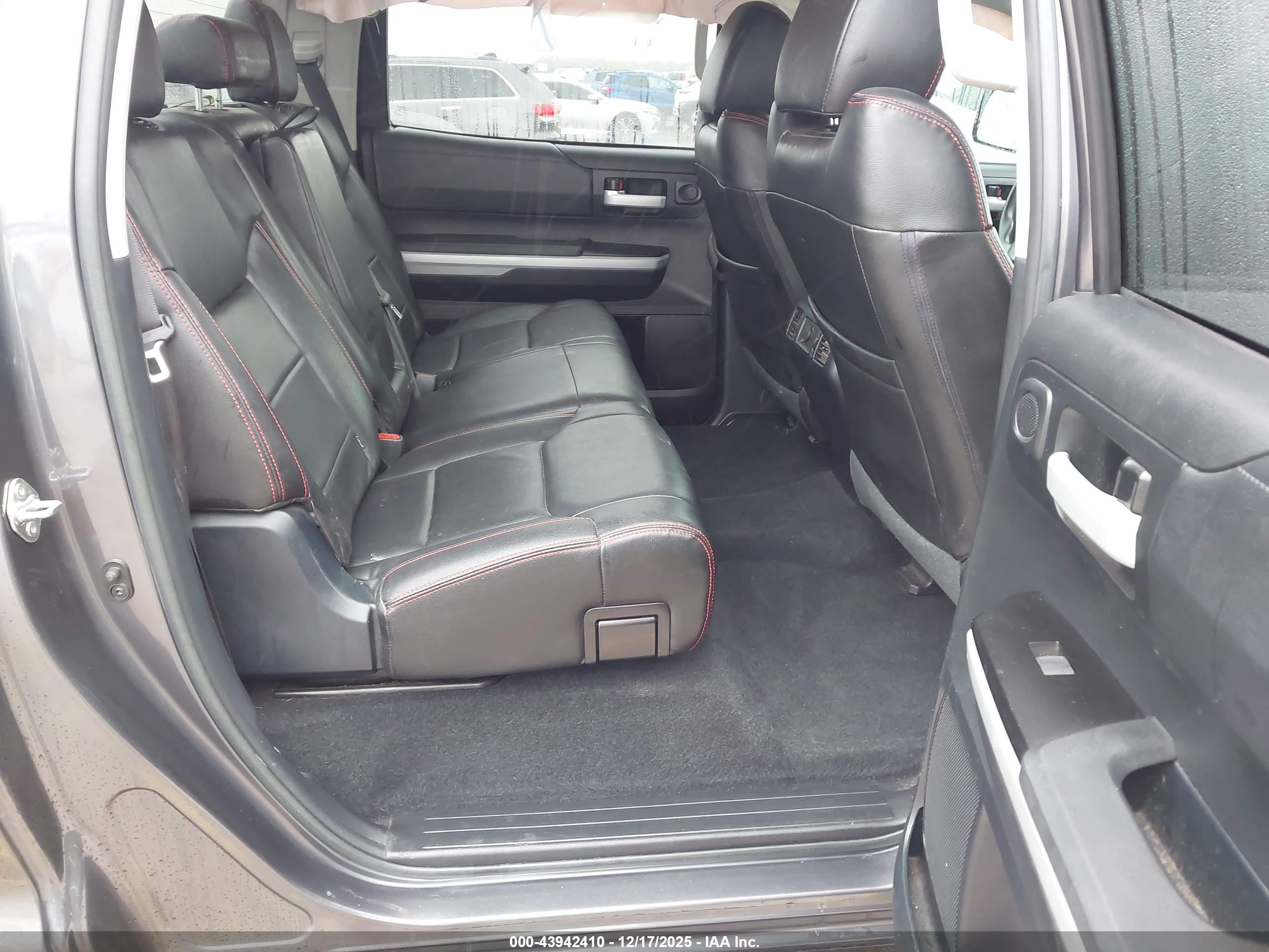 TOYOTA TUNDRA image 8