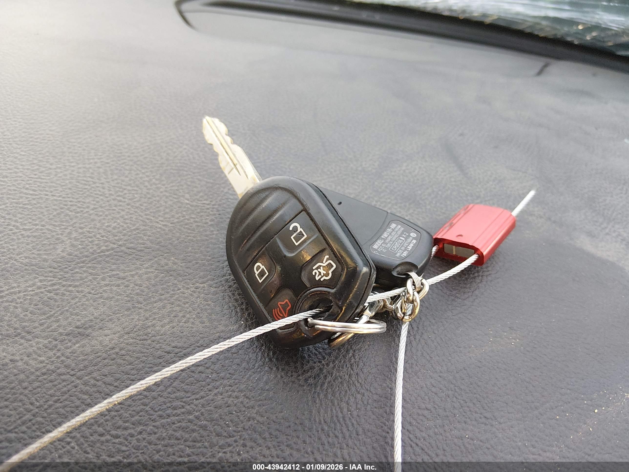 FORD TAURUS image 11