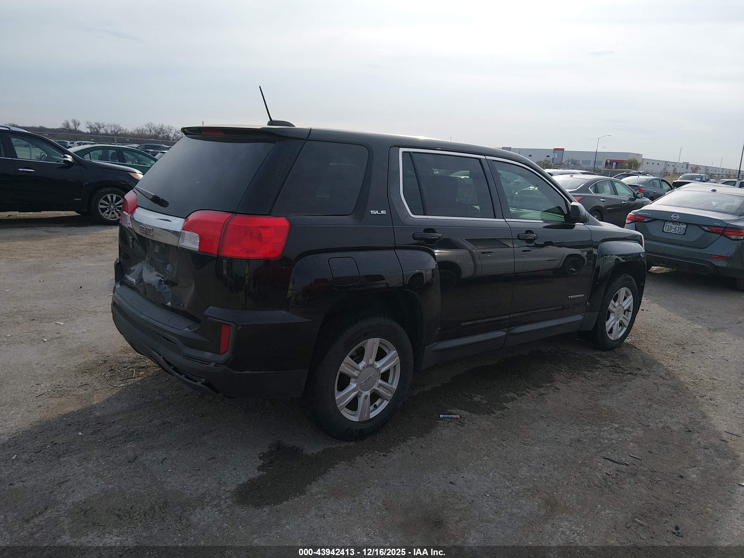 GMC TERRAIN image 4
