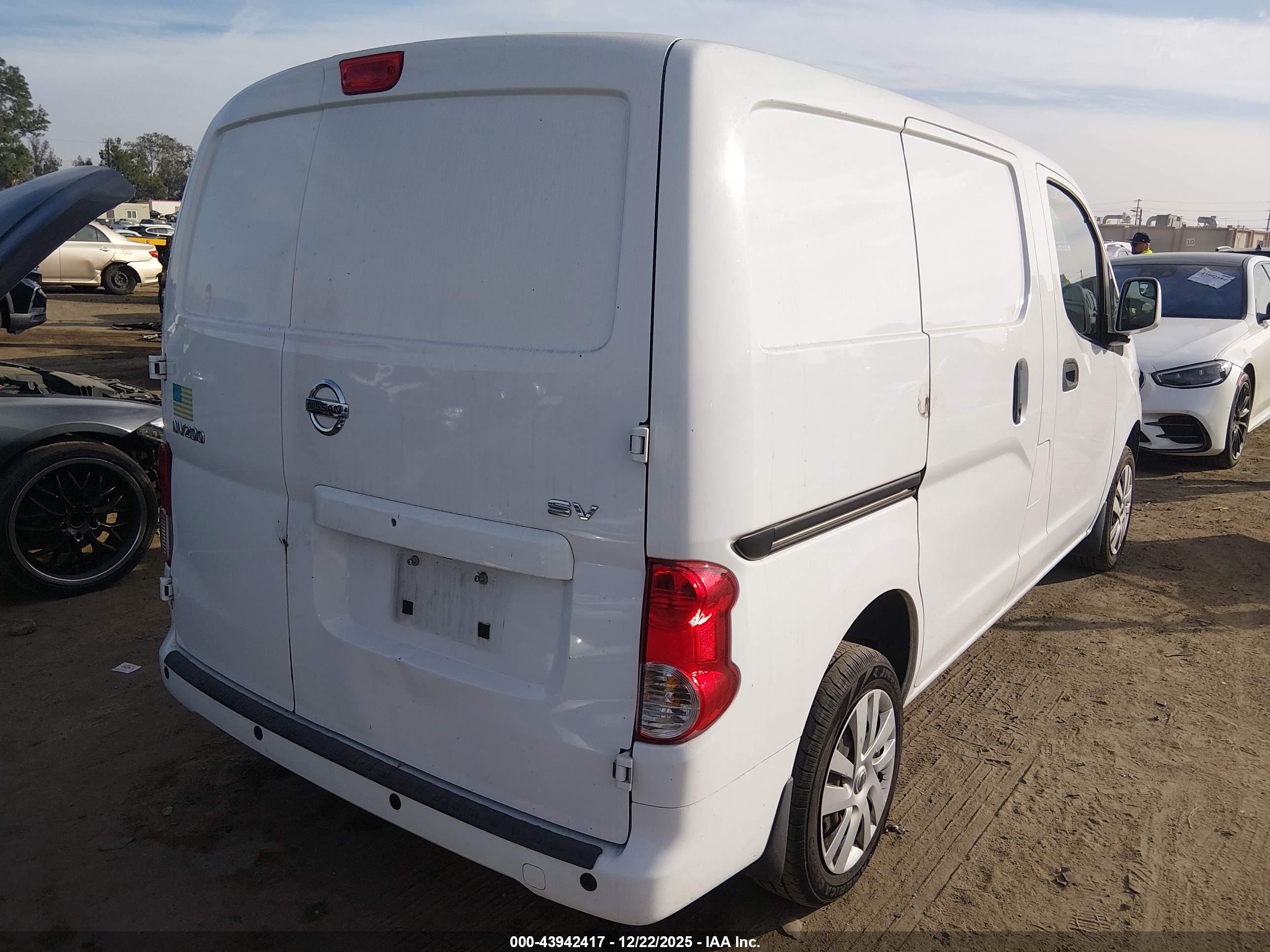 NISSAN NV200 image 4