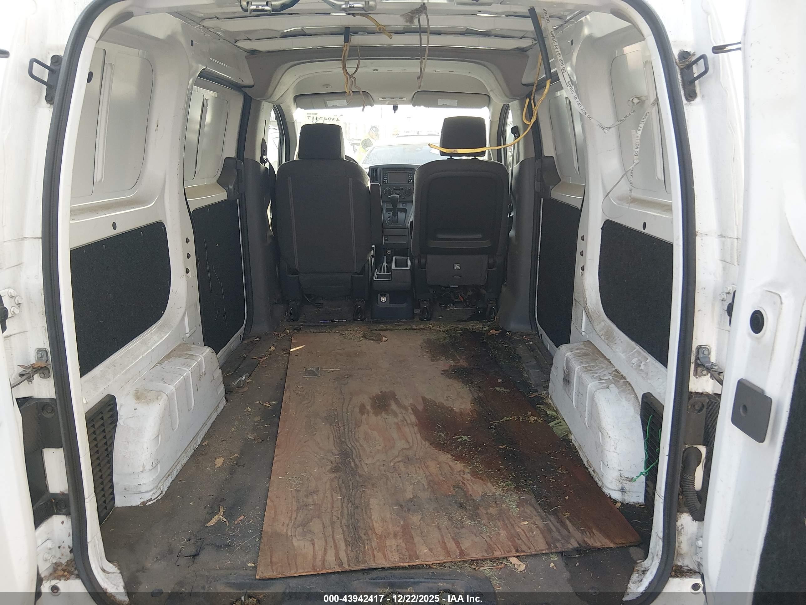 NISSAN NV200 image 8