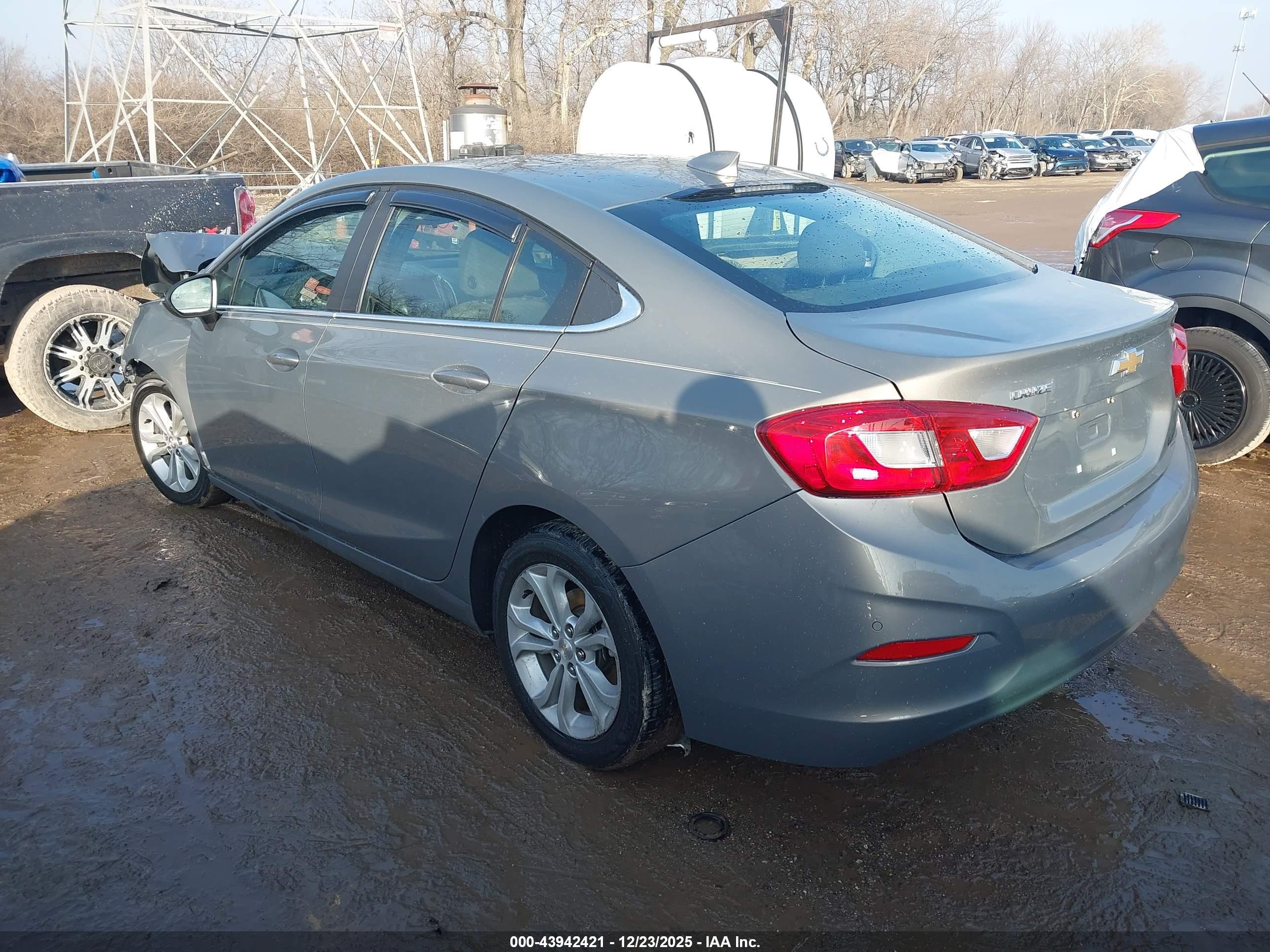 CHEVROLET CRUZE image 3