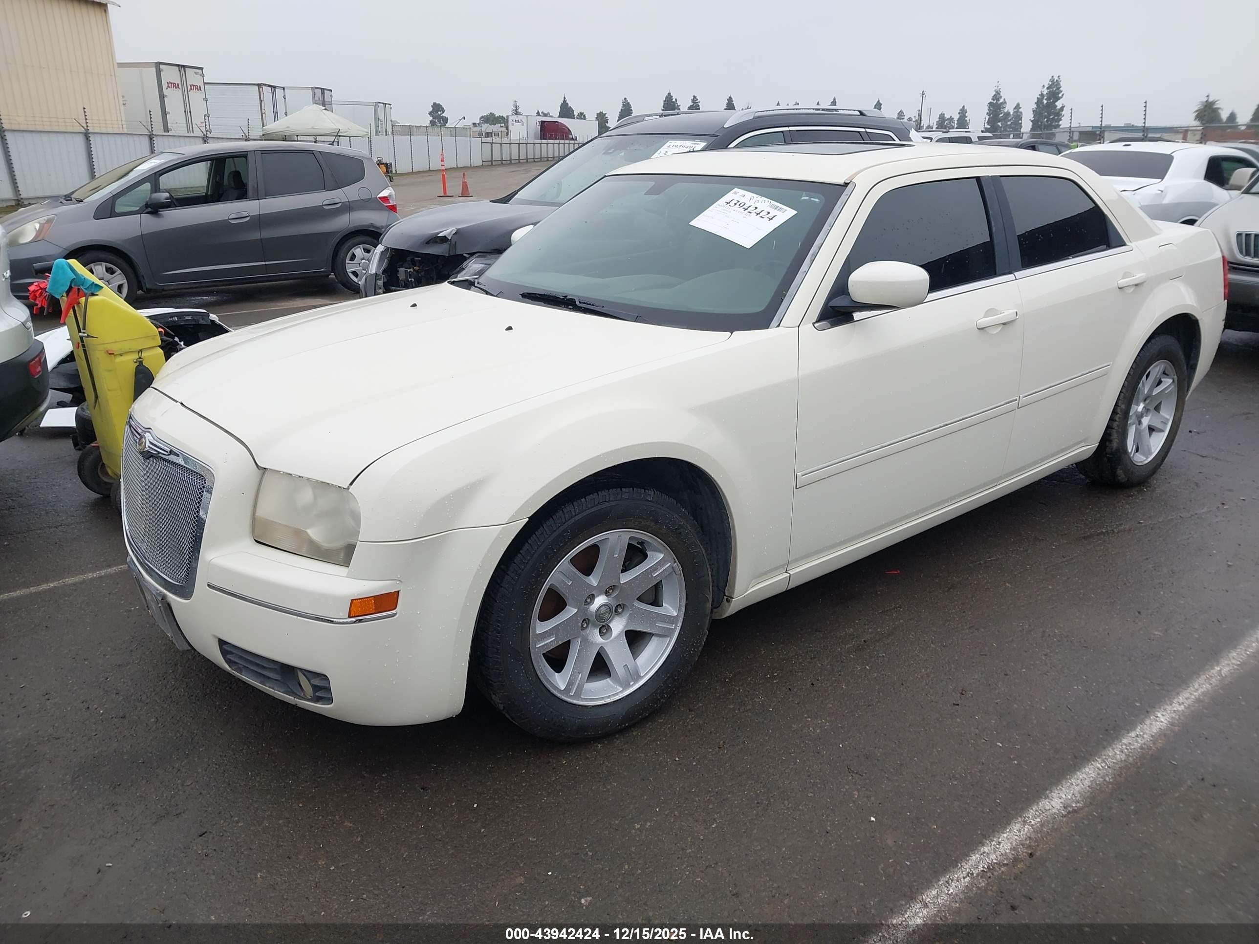 CHRYSLER 300 image 2