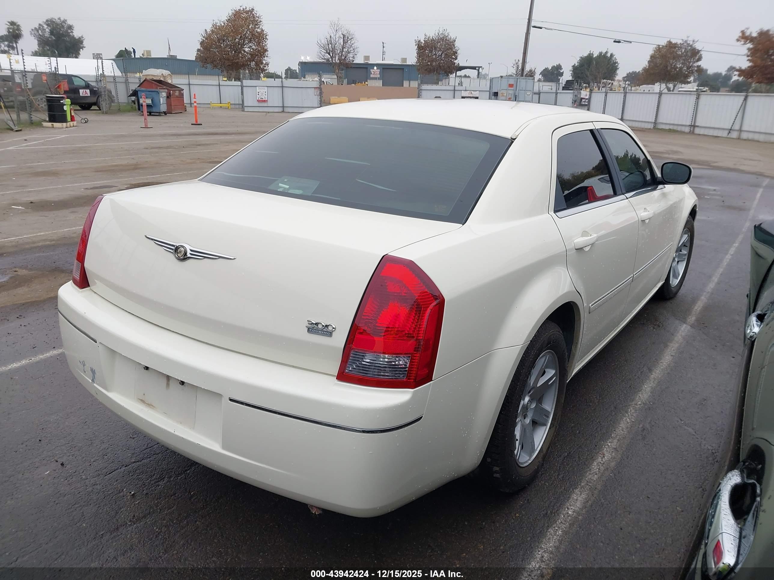 CHRYSLER 300 image 4