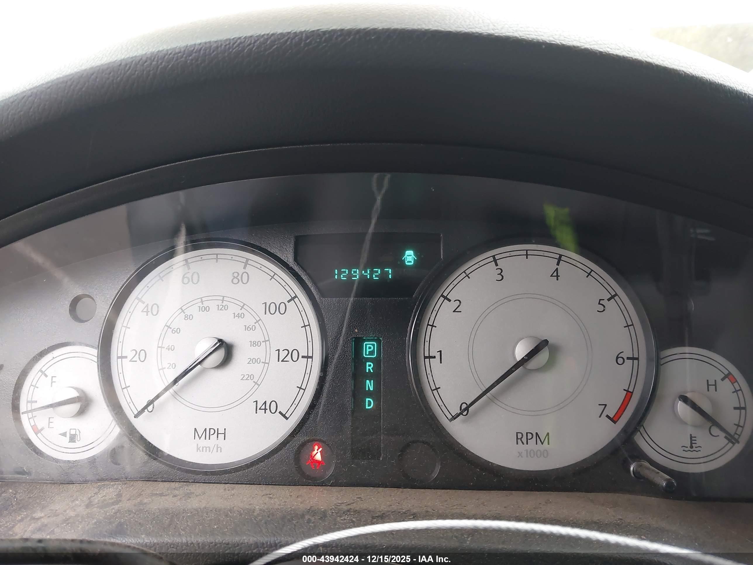 CHRYSLER 300 image 7