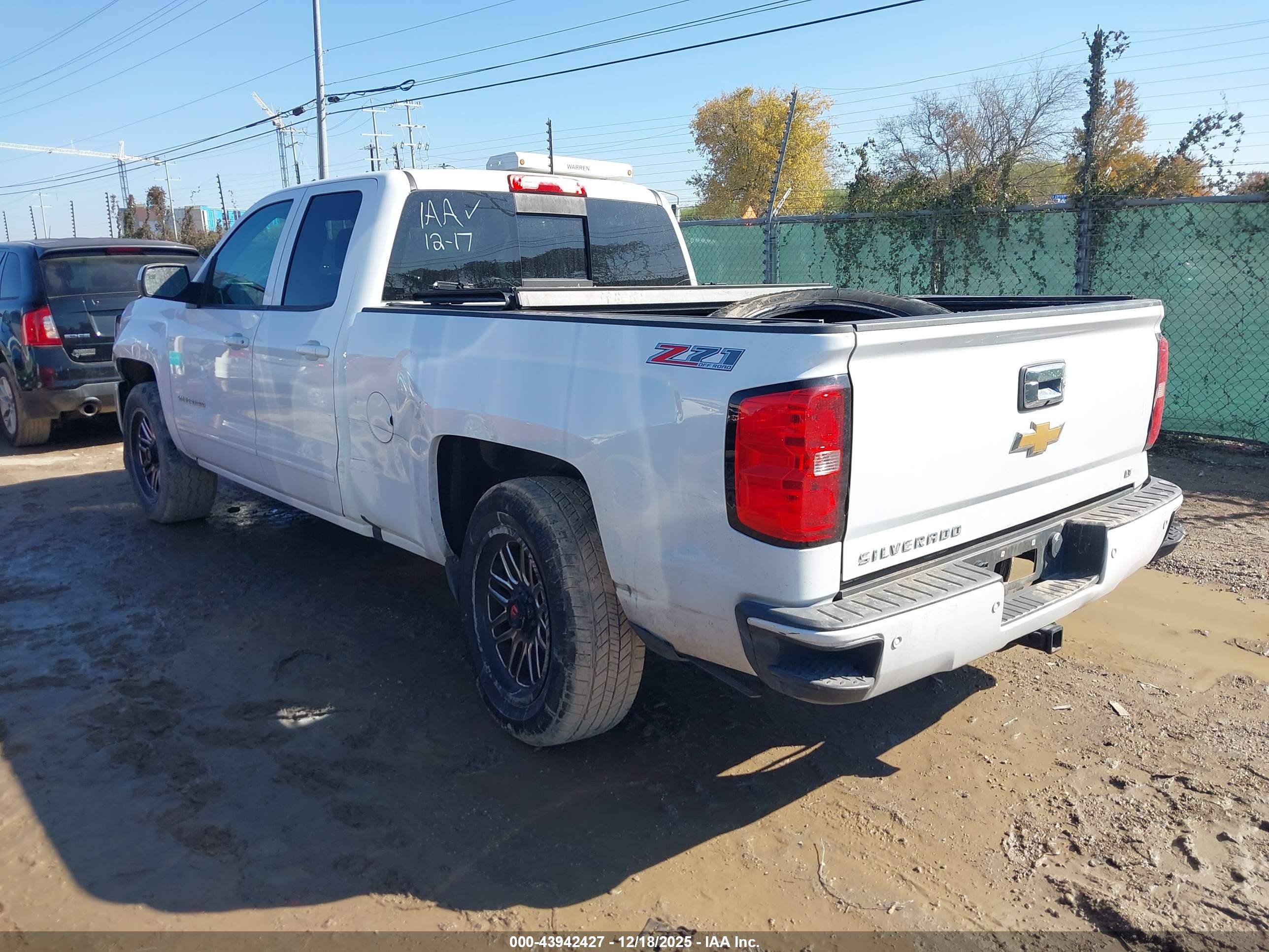 CHEVROLET SILVERADO image 3