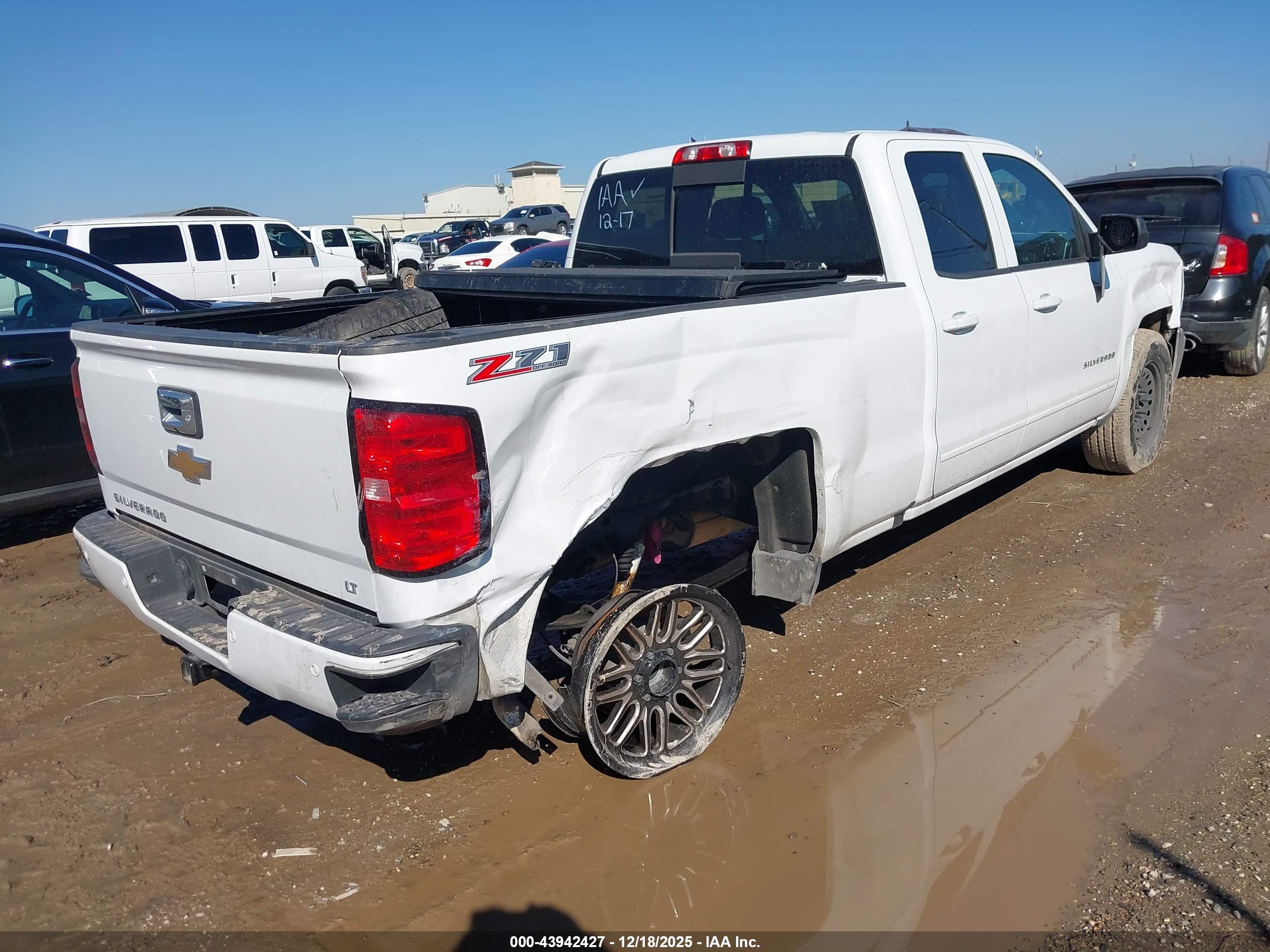 CHEVROLET SILVERADO image 4