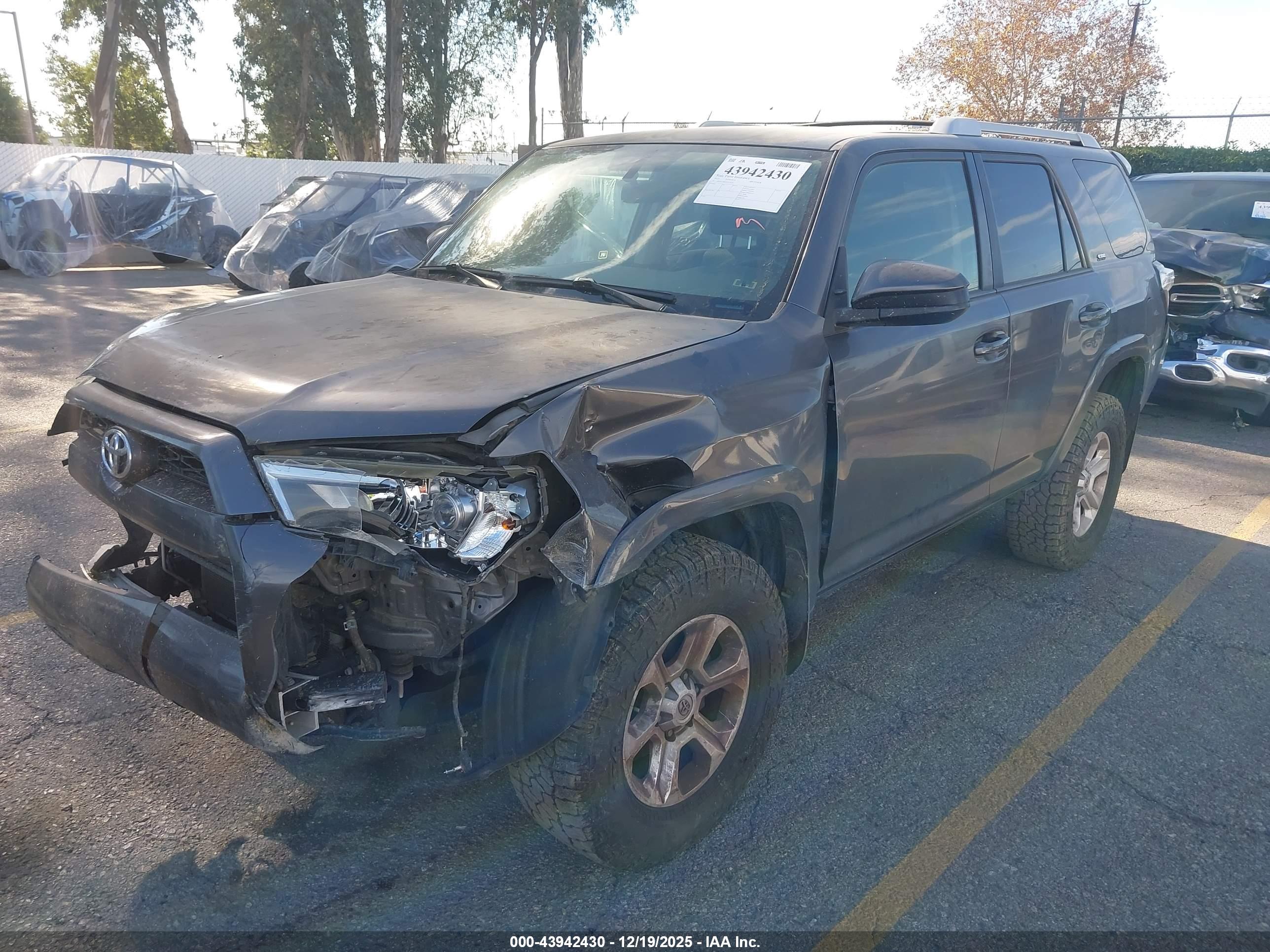 TOYOTA 4RUNNER image 2