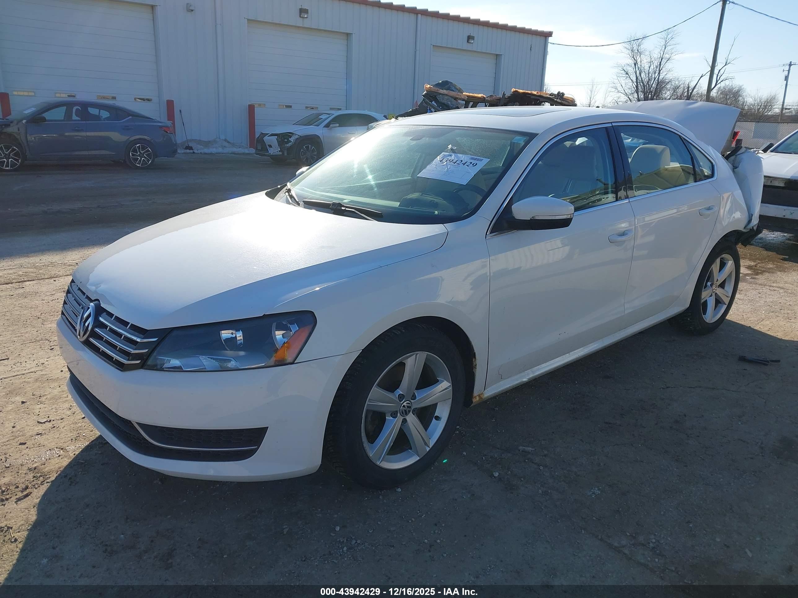 VOLKSWAGEN PASSAT image 2