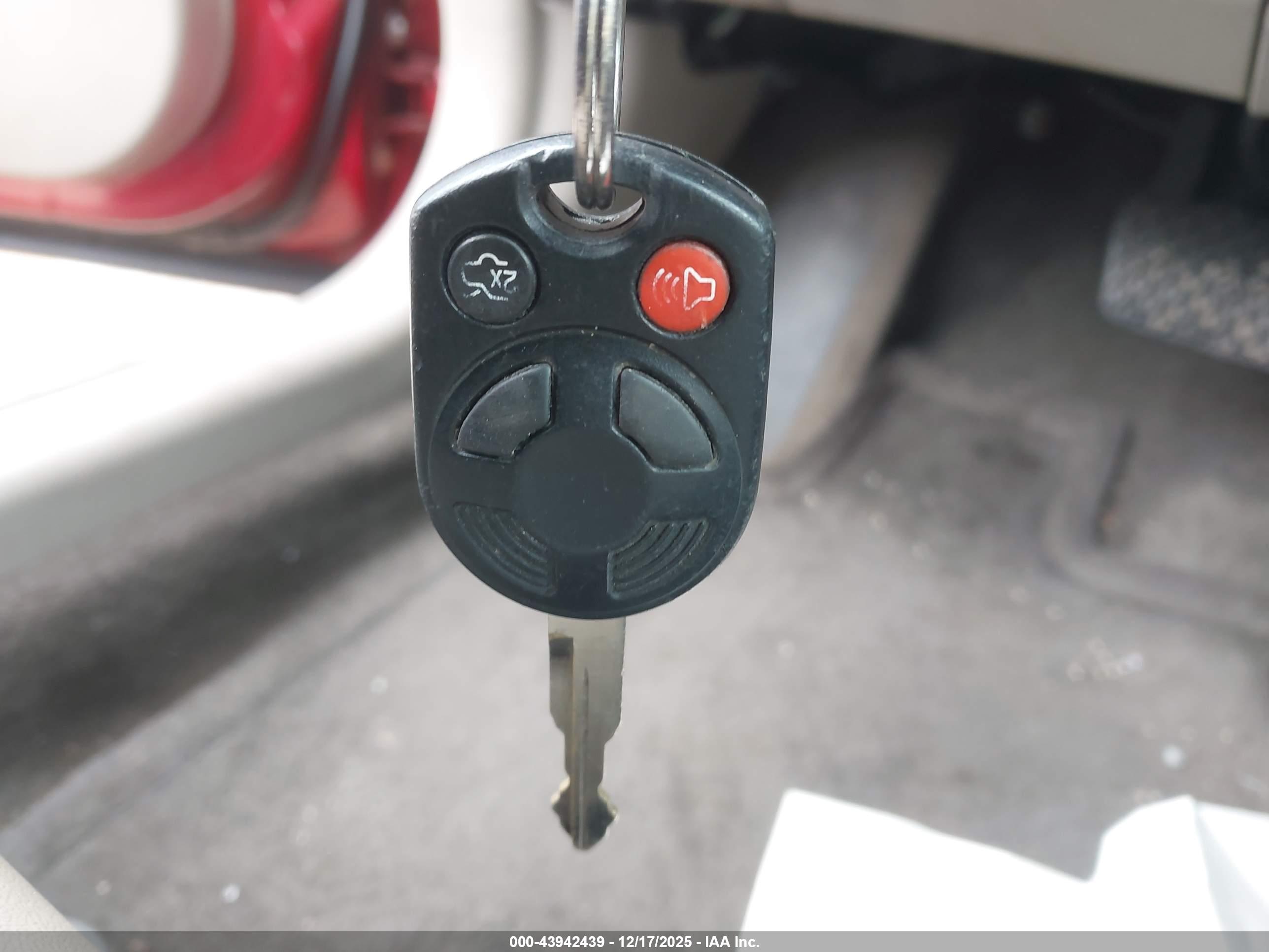 FORD FUSION image 11