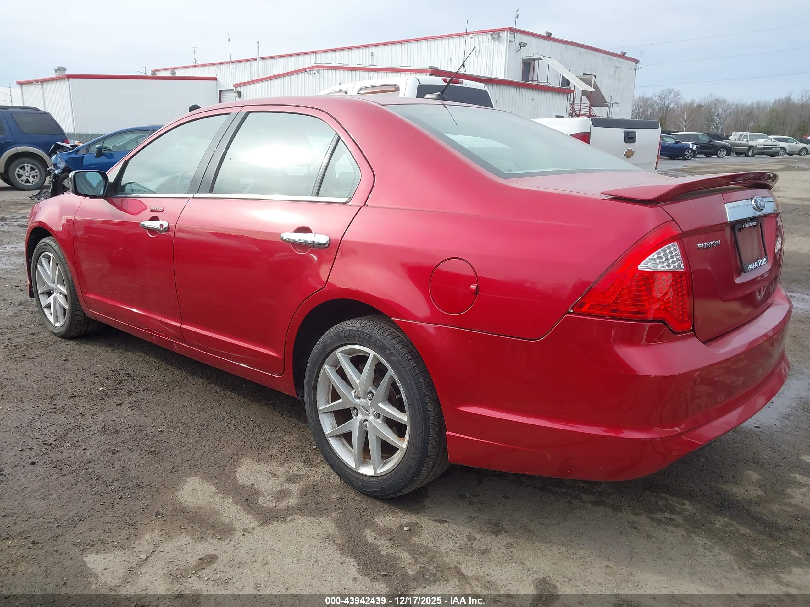 FORD FUSION image 3