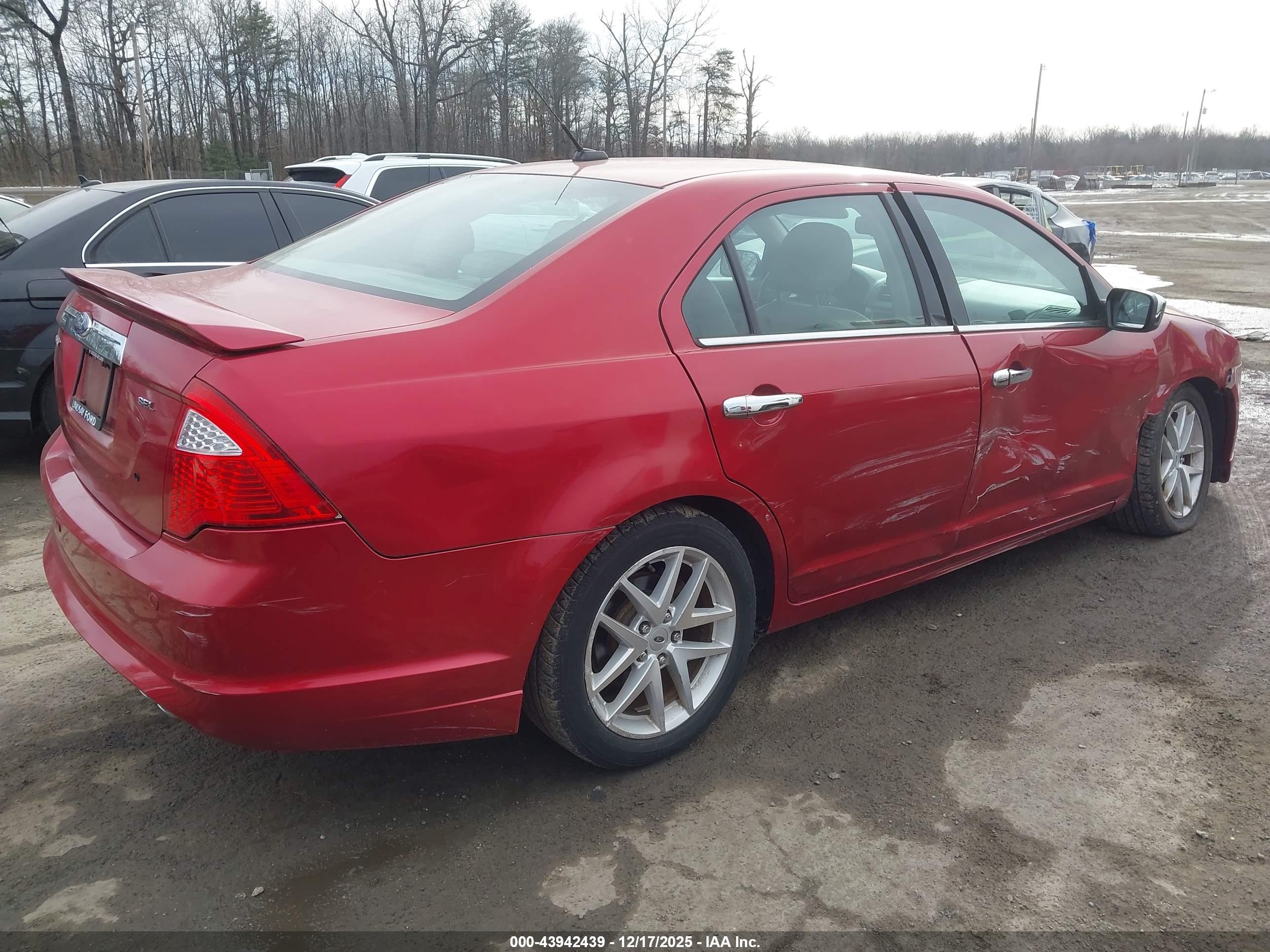 FORD FUSION image 4