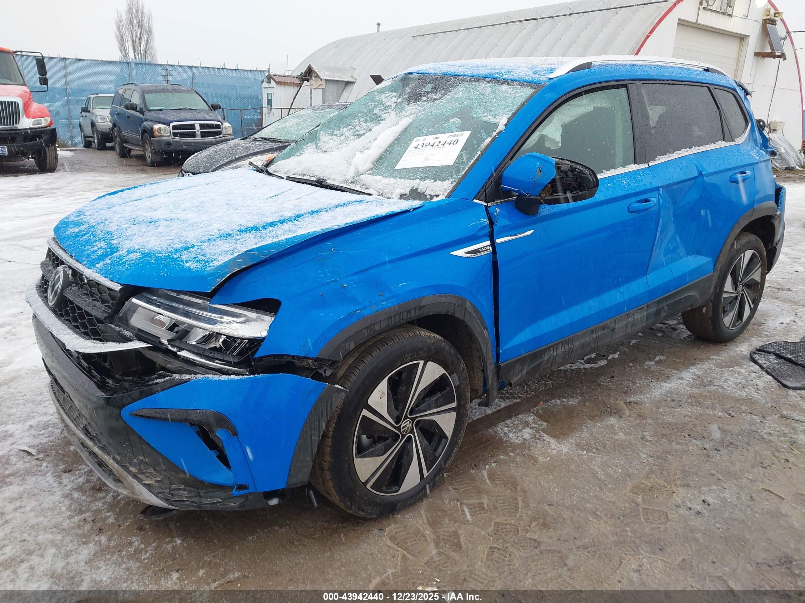 VOLKSWAGEN TAOS image 2