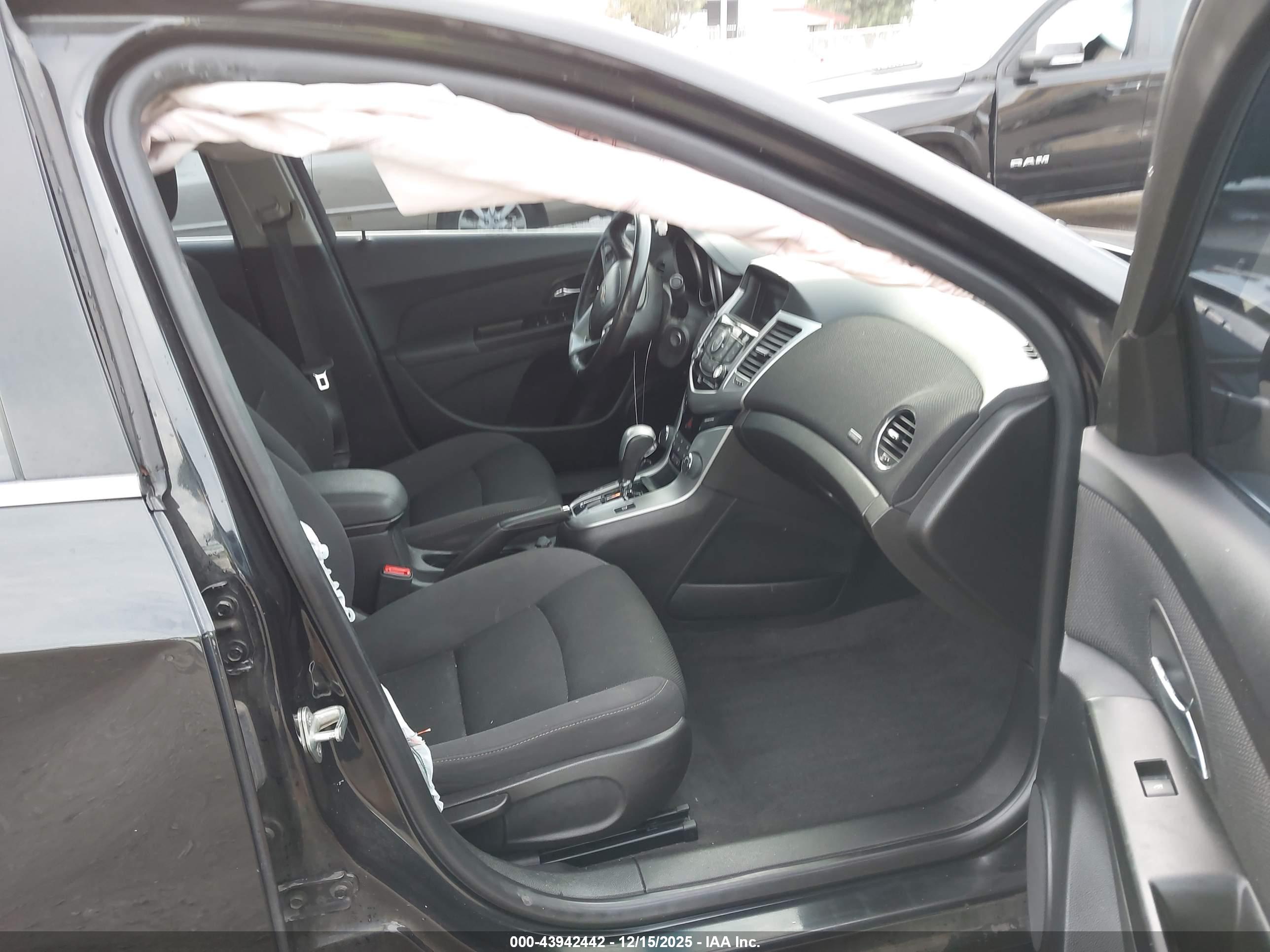 CHEVROLET CRUZE image 5