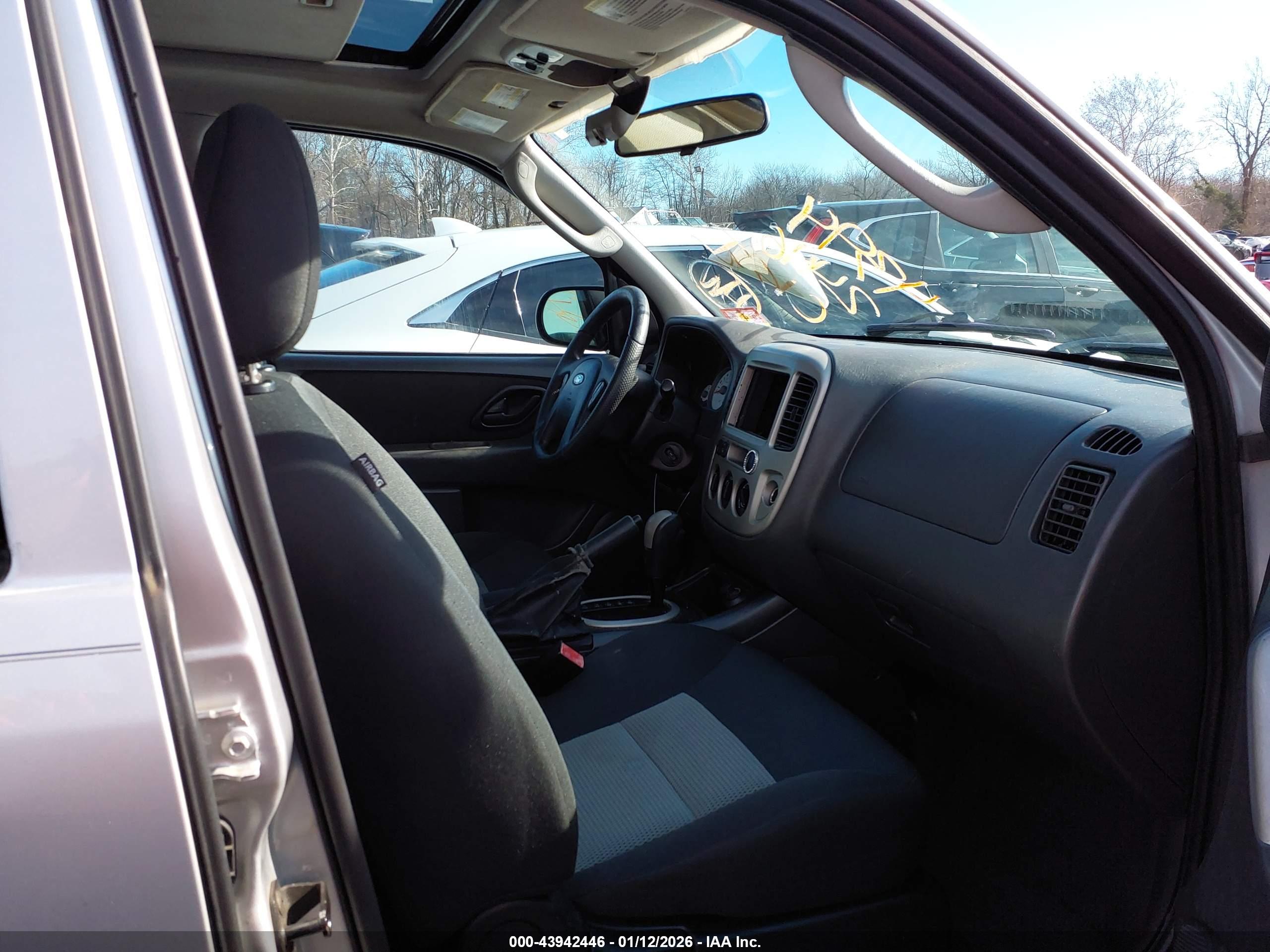 FORD ESCAPE image 5