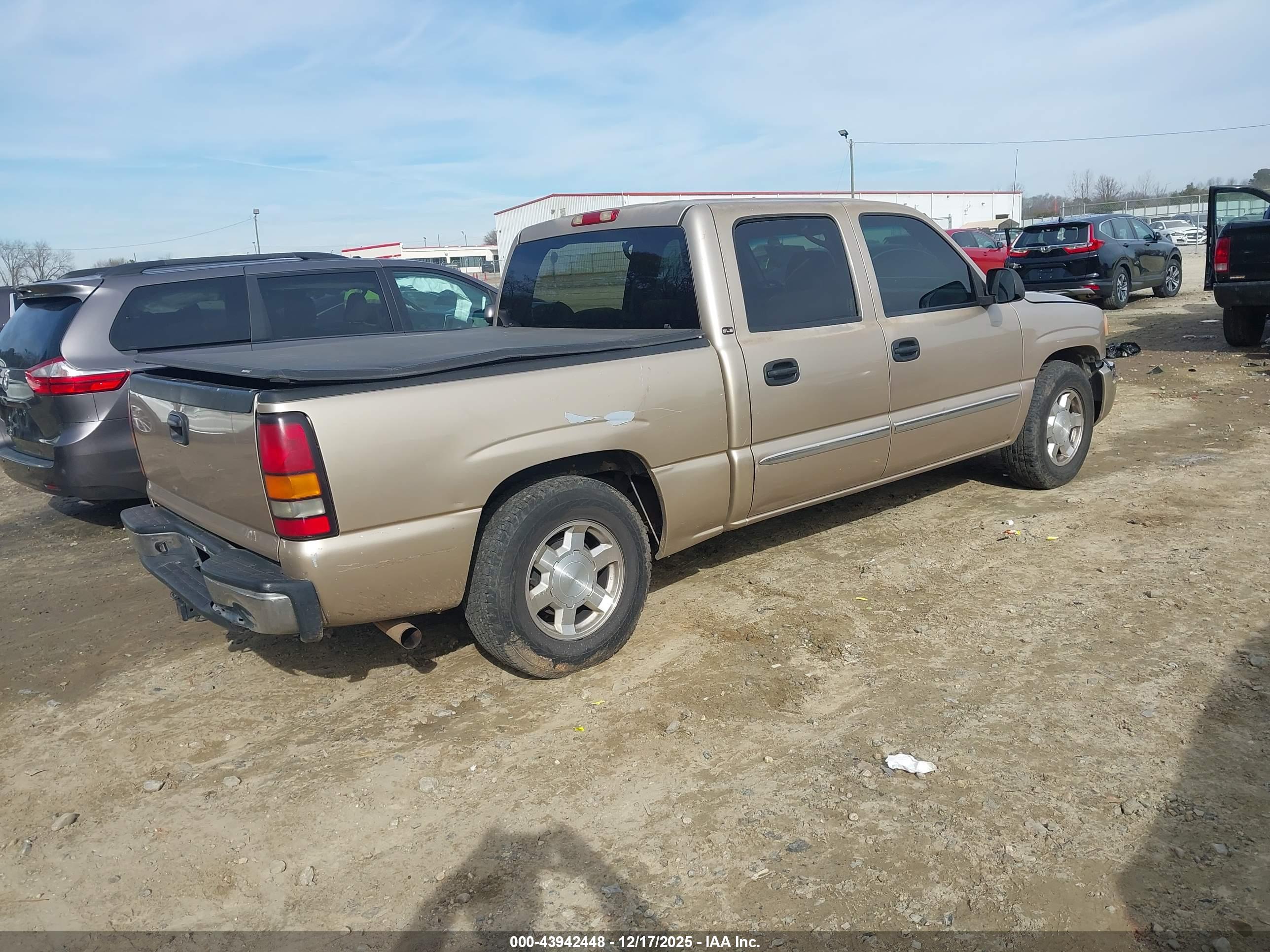 GMC SIERRA image 4