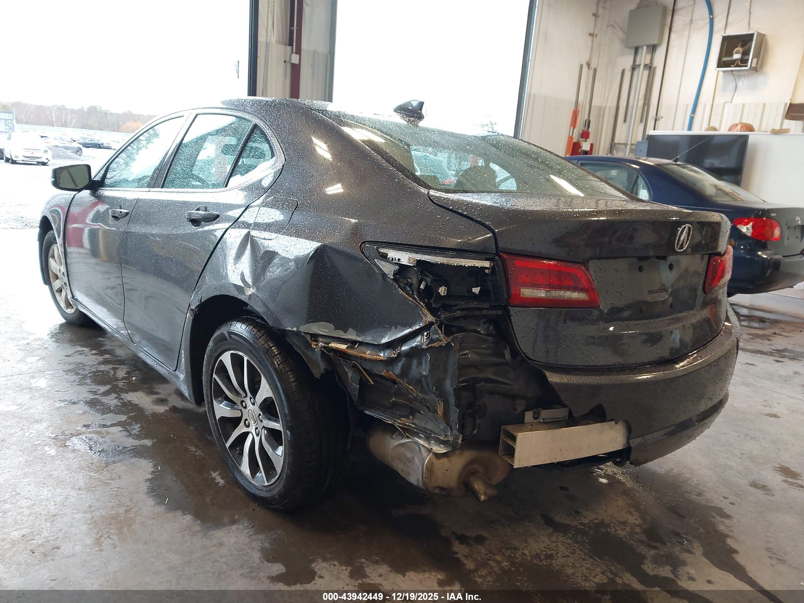 ACURA TLX image 3