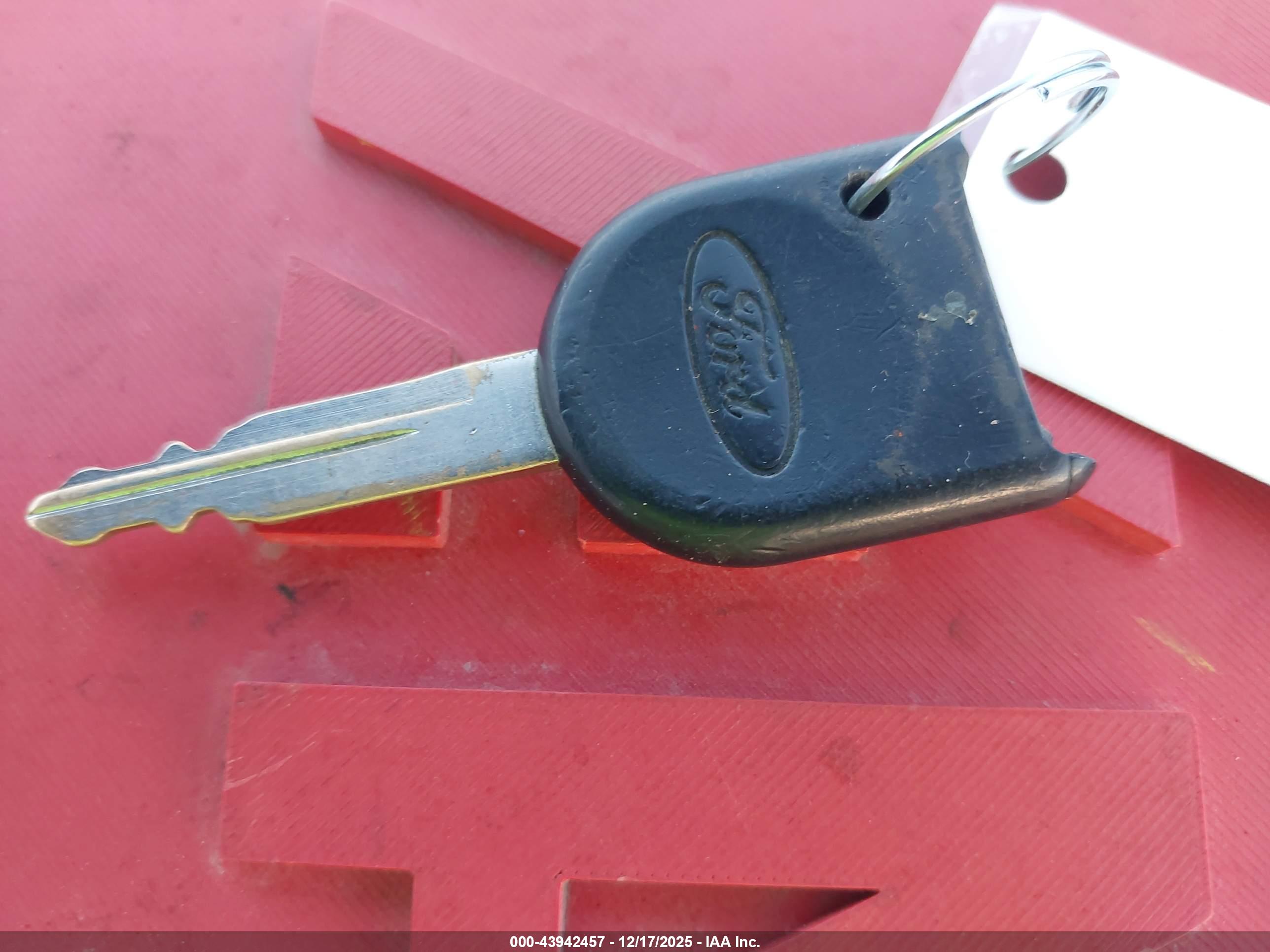 FORD ESCAPE image 11