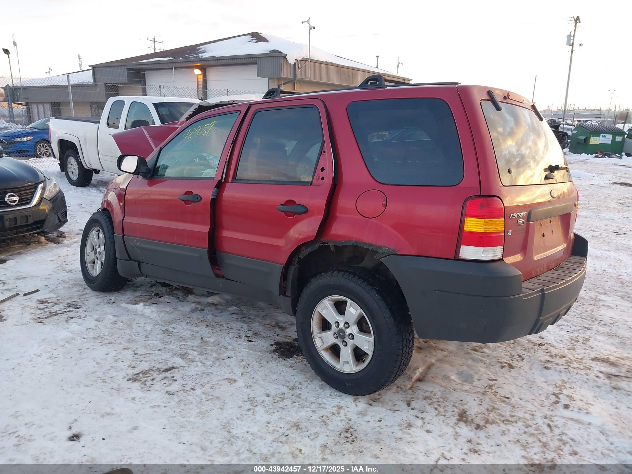 FORD ESCAPE image 3
