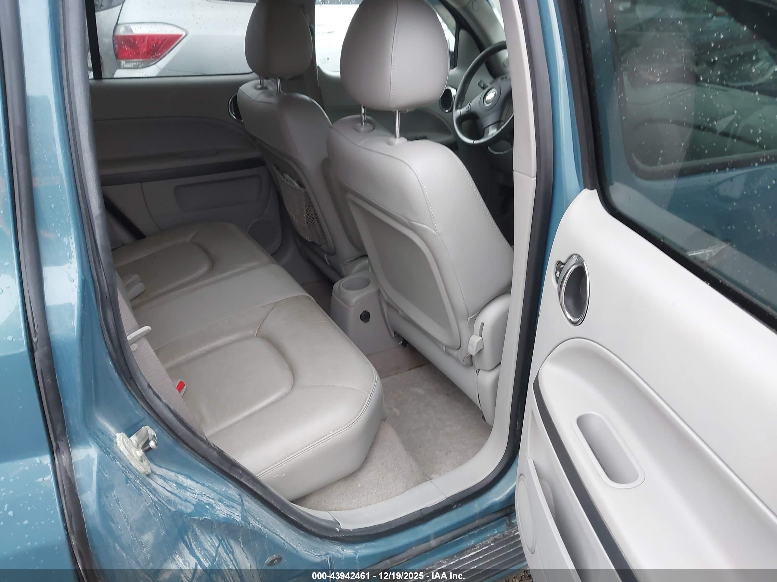 CHEVROLET HHR image 8