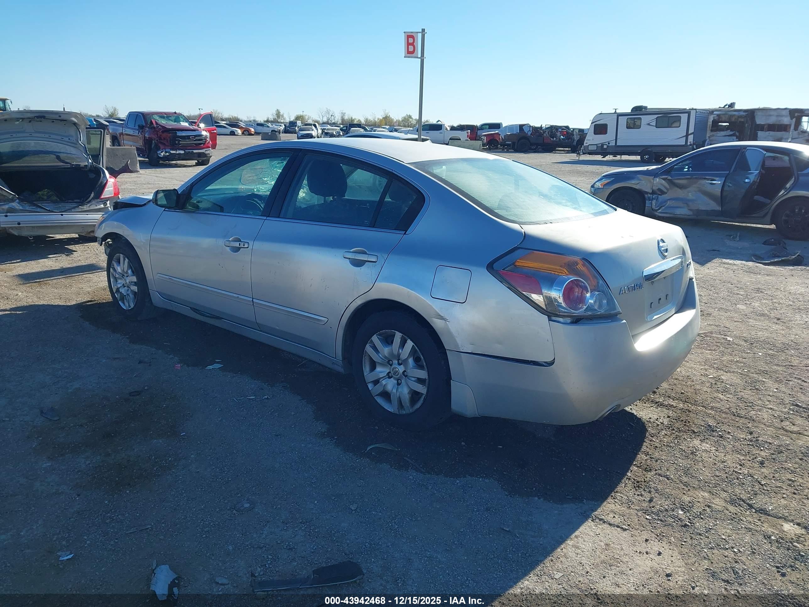 NISSAN ALTIMA image 3