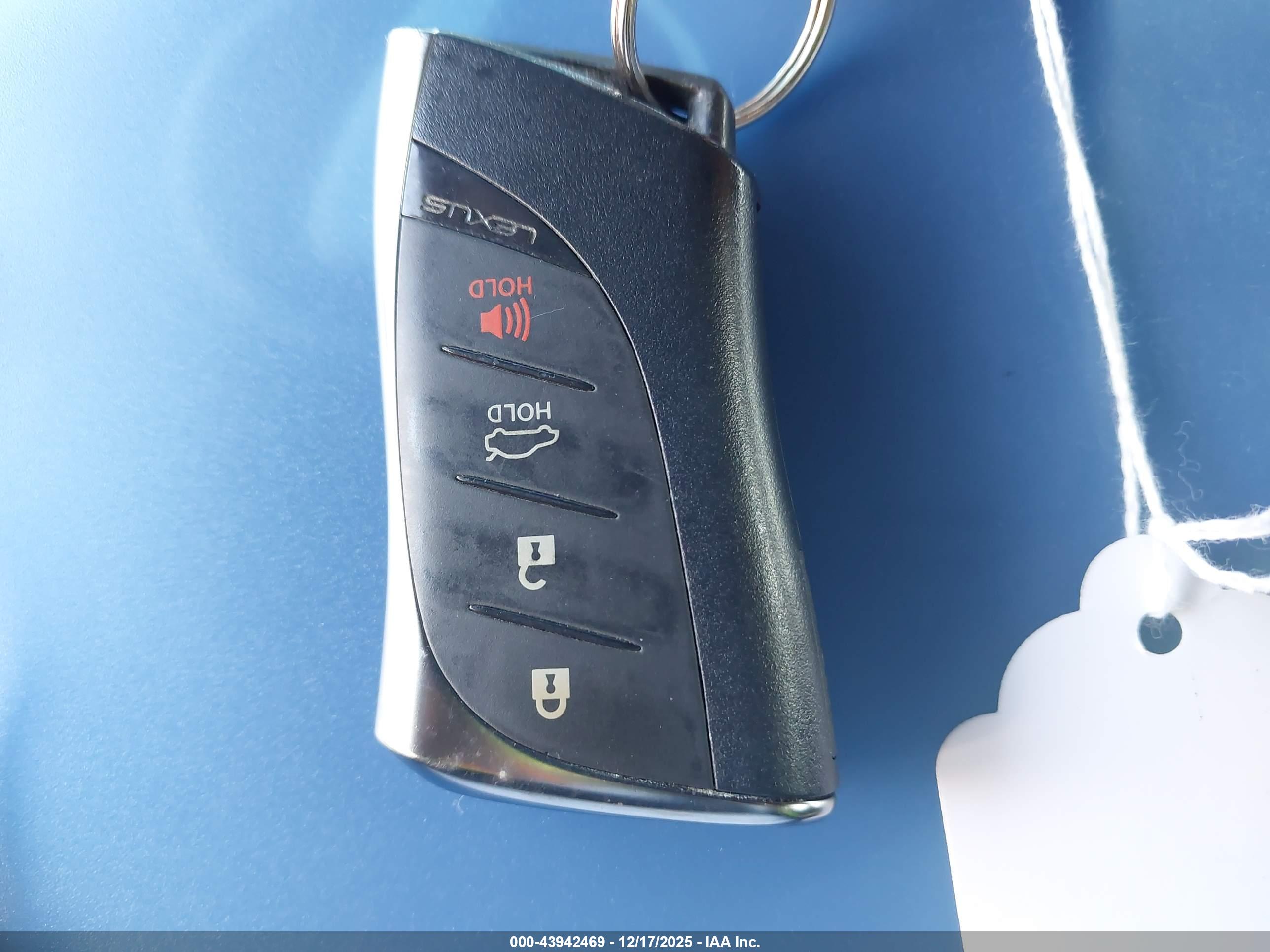 LEXUS ES image 11