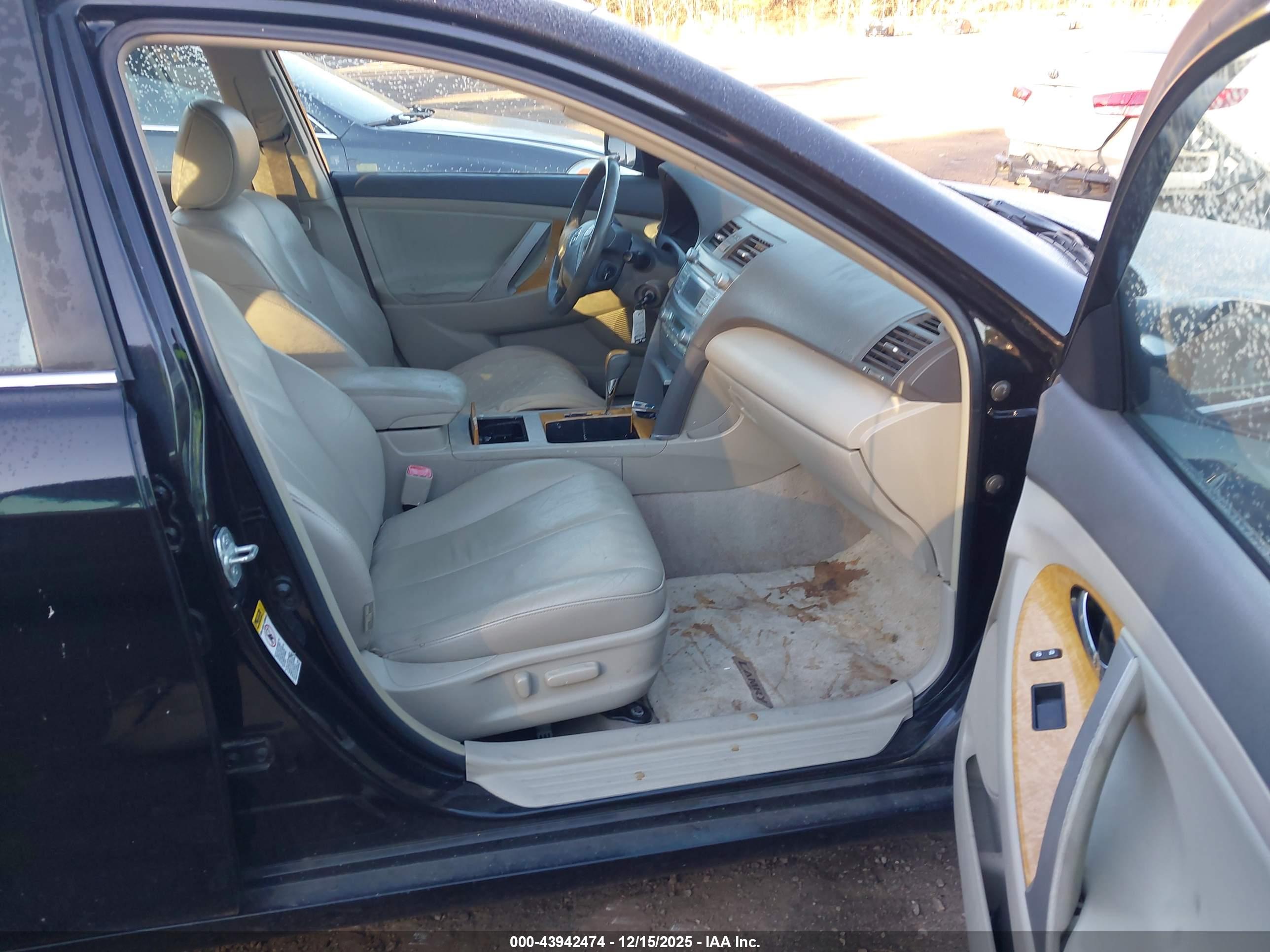 TOYOTA CAMRY image 5