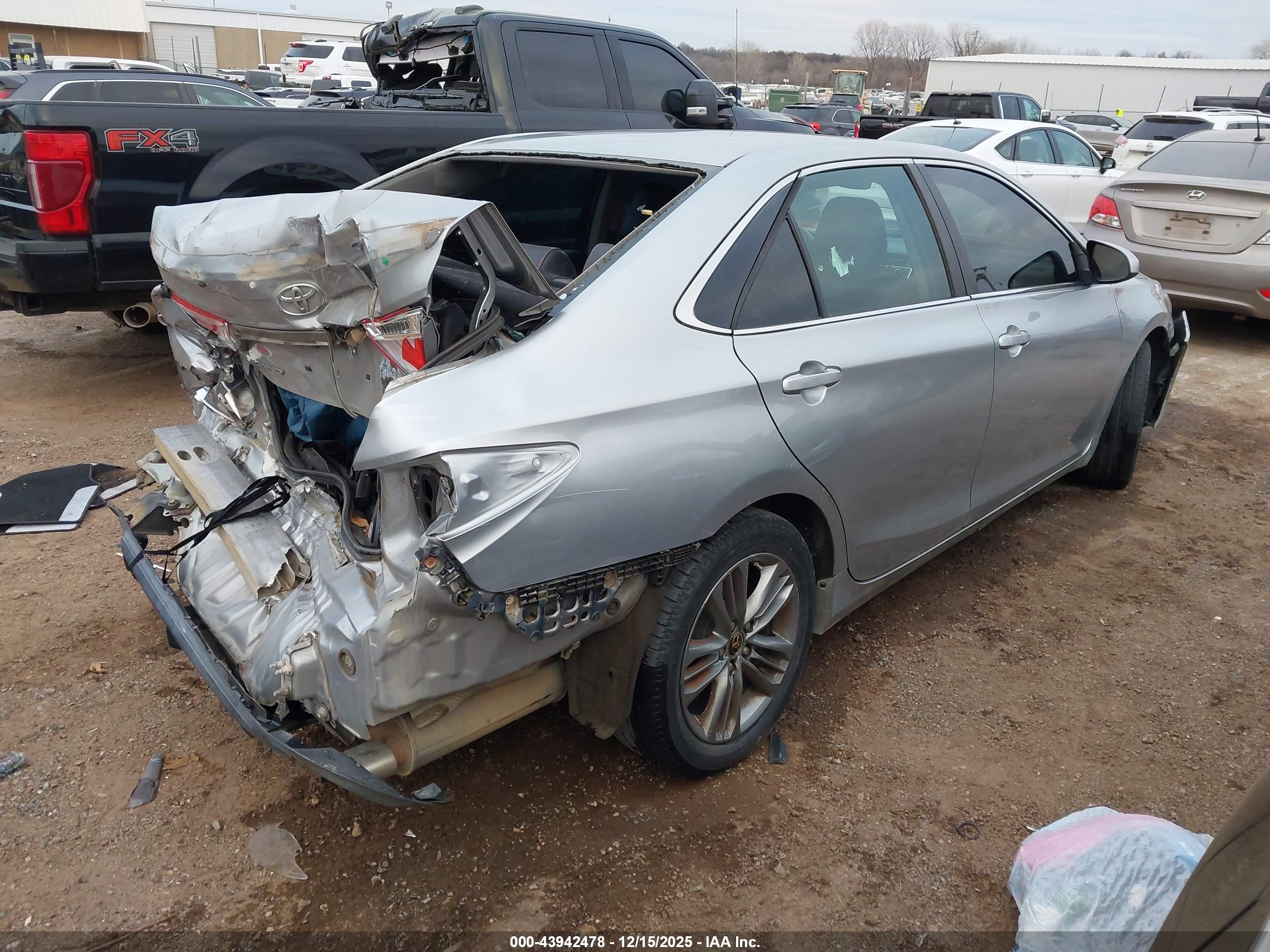 TOYOTA CAMRY image 4