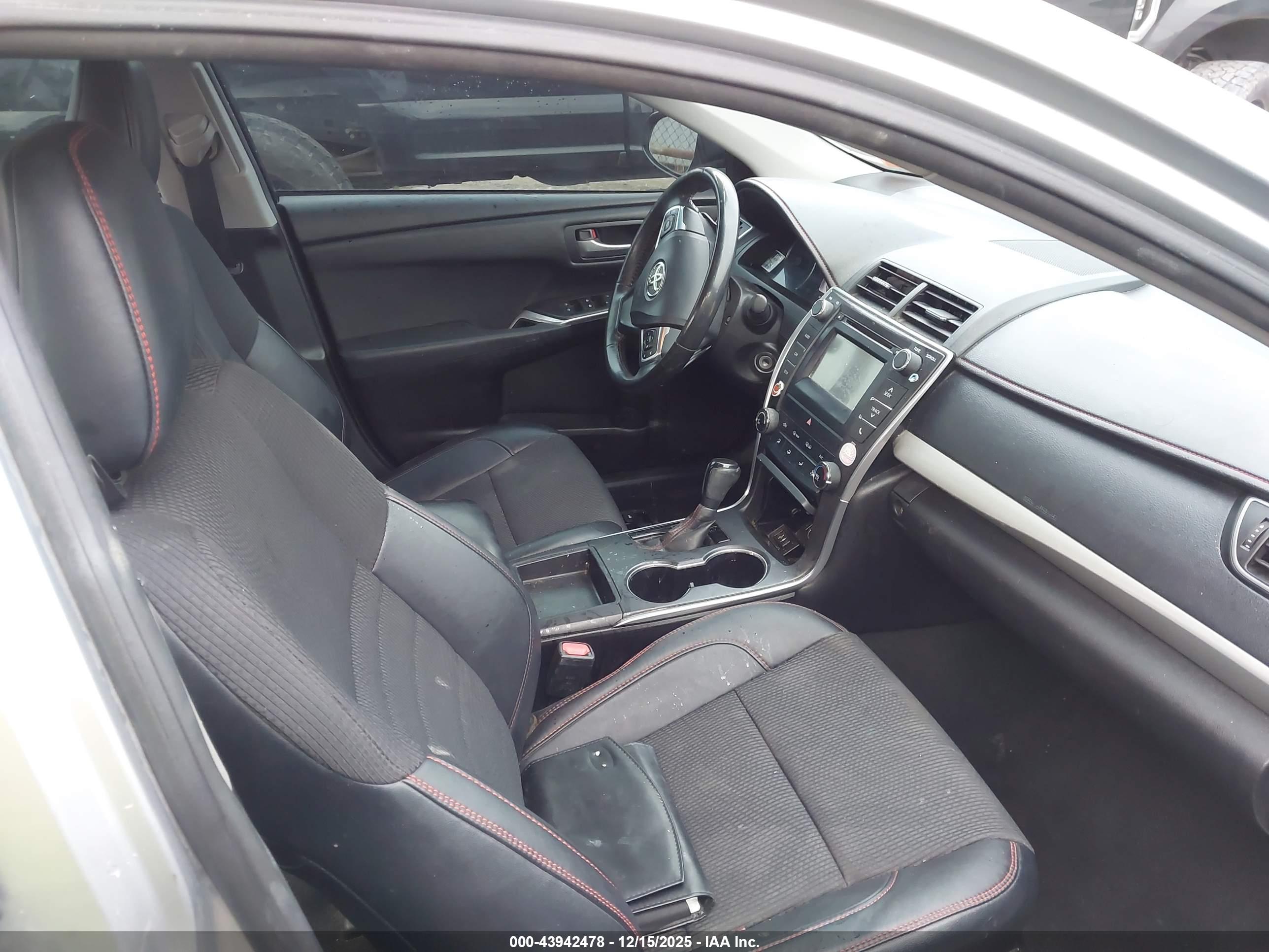 TOYOTA CAMRY image 5