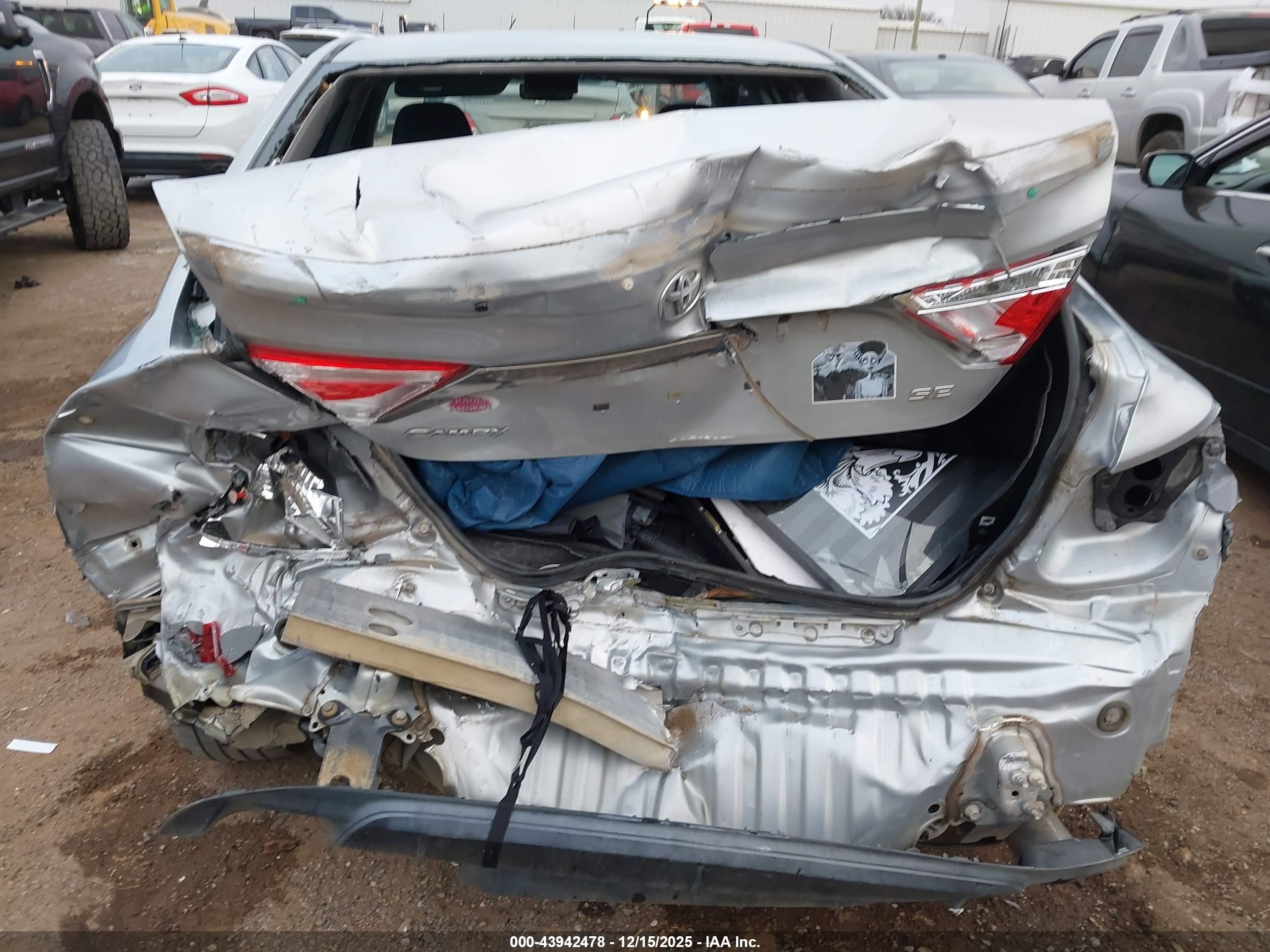 TOYOTA CAMRY image 6