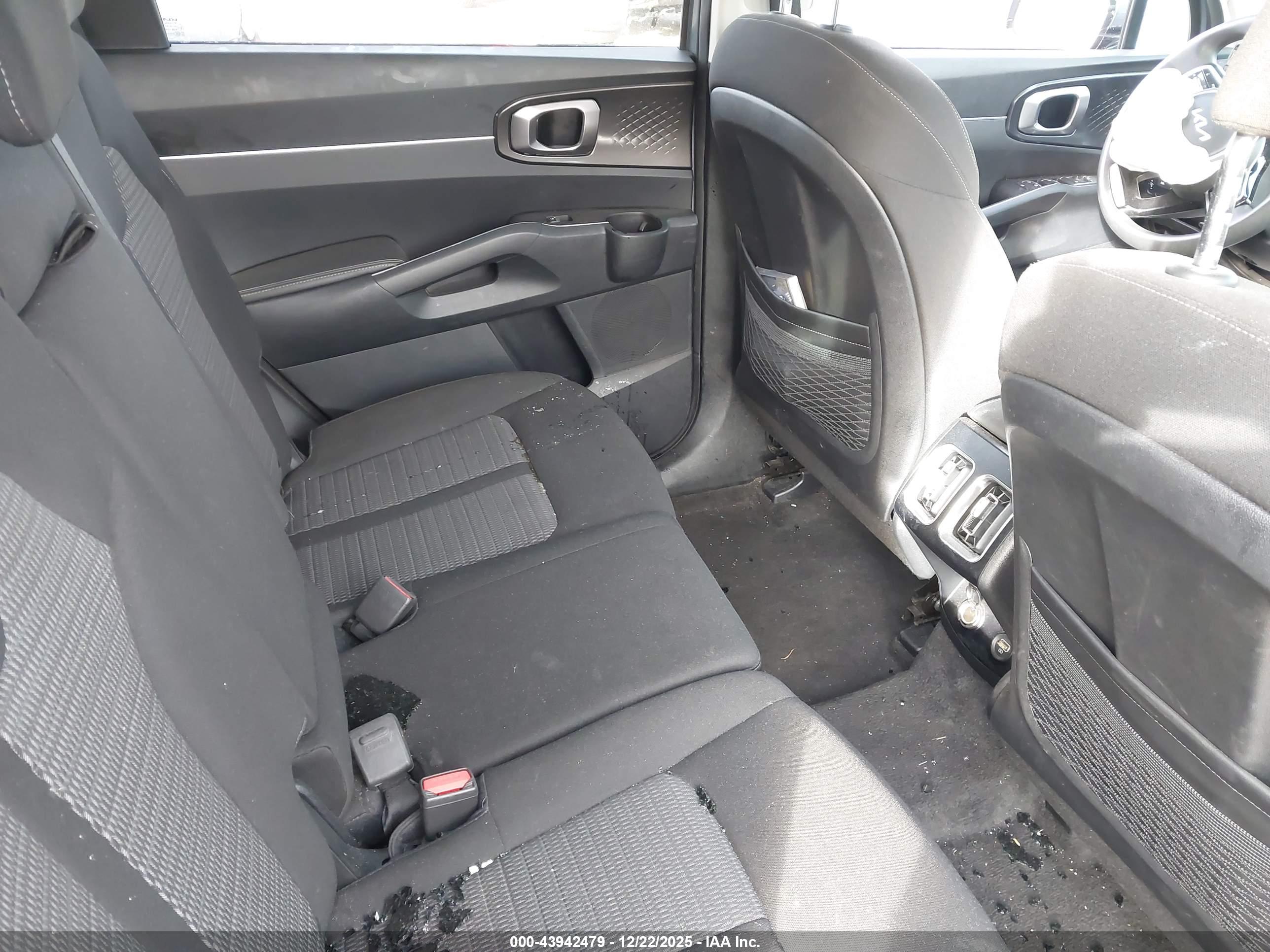 KIA SORENTO image 8